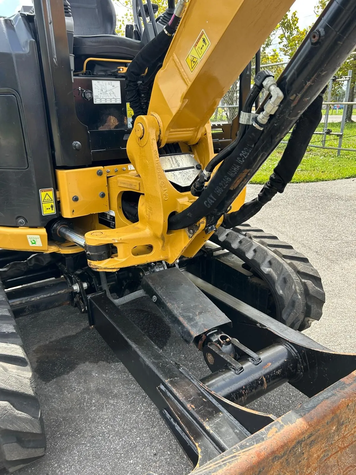 2022 Caterpillar 302.7 DCR Mini Excavator - Image 7