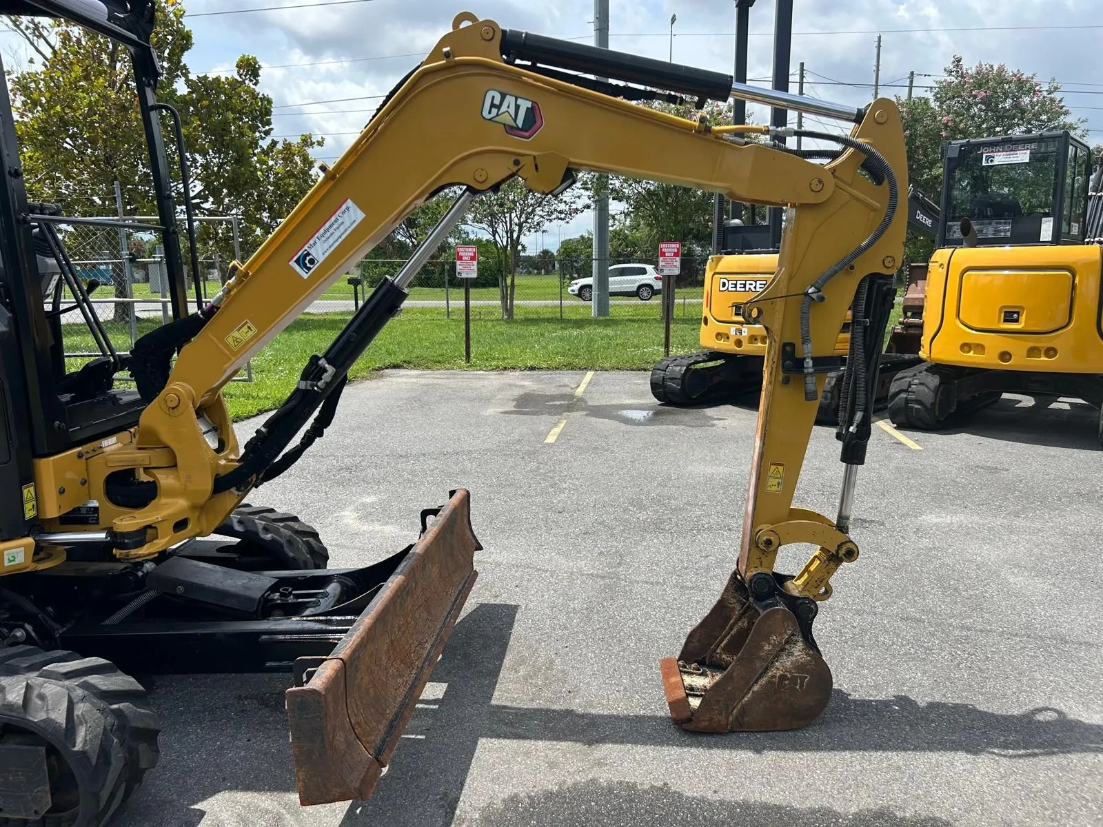 2022 Caterpillar 302.7 DCR Mini Excavator - Image 8
