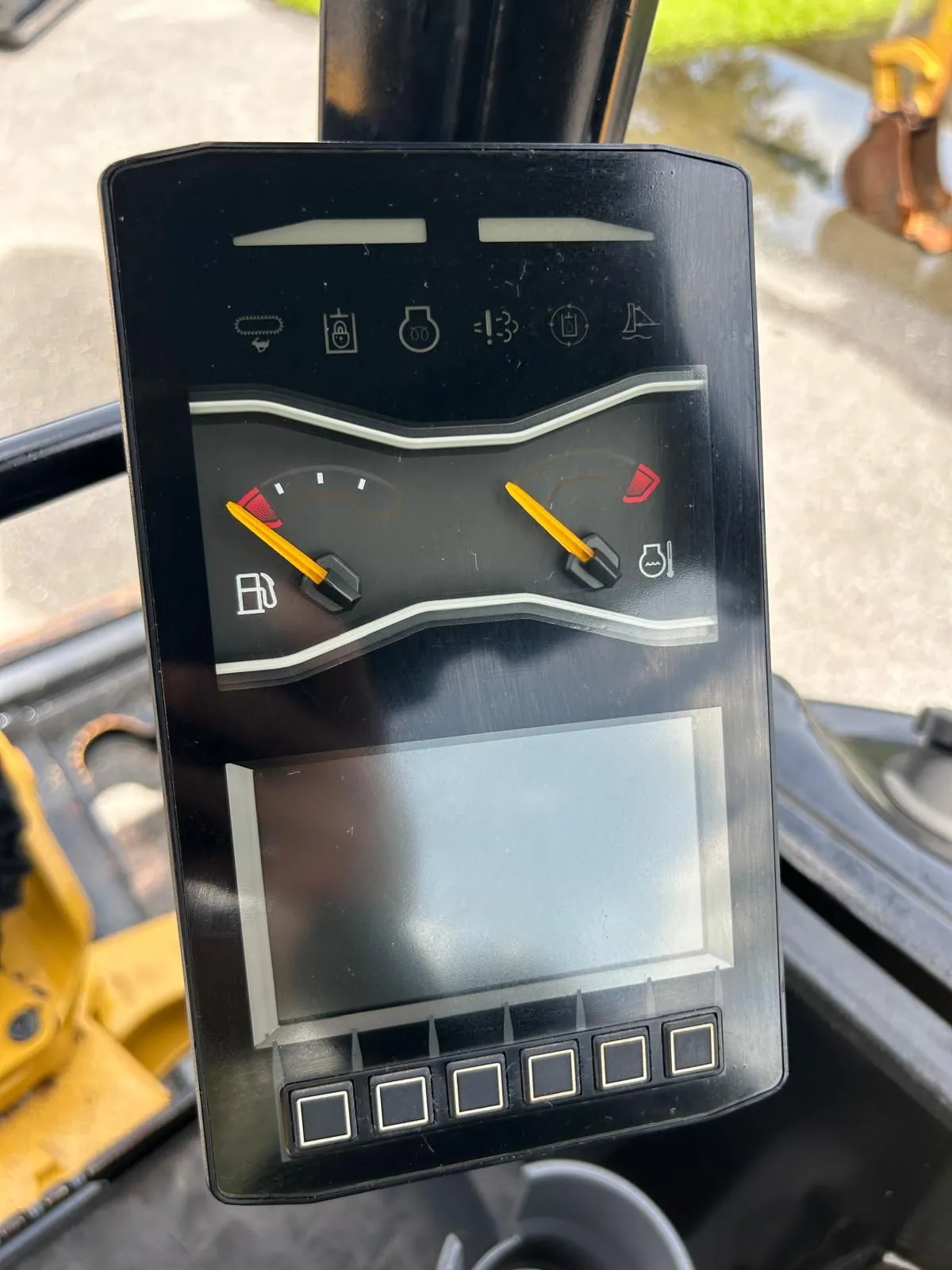 2022 Caterpillar 302.7 DCR Mini Excavator - Image 15