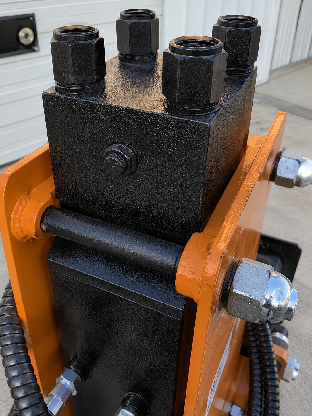 Wolverine Hydraulic Post Driver Attachment - Image 2