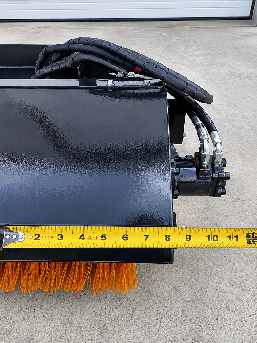 GIYI Sweeper Hydraulic Manual Angle Broom Attachment - Image 4