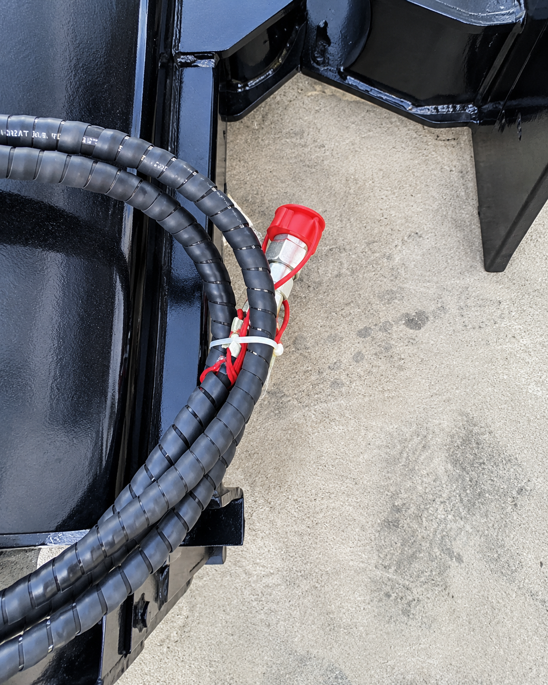 GIYI Sweeper Hydraulic Manual Angle Broom Attachment - Image 7