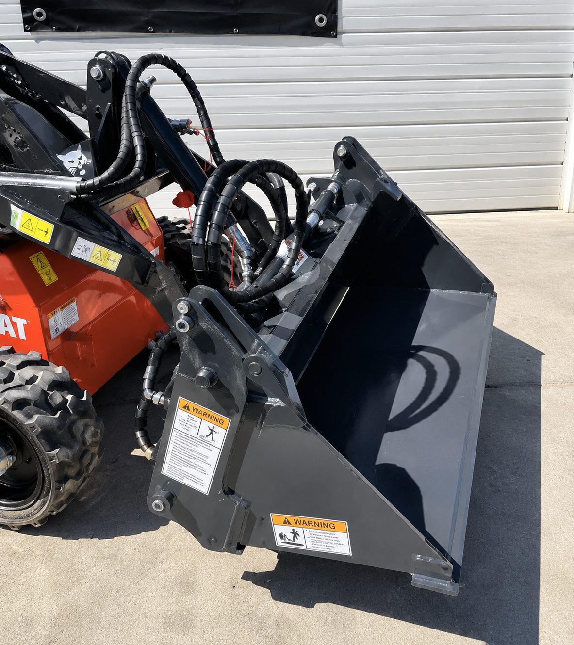 Wolverine 4 in 1 Hydraulic Bucket Attachment