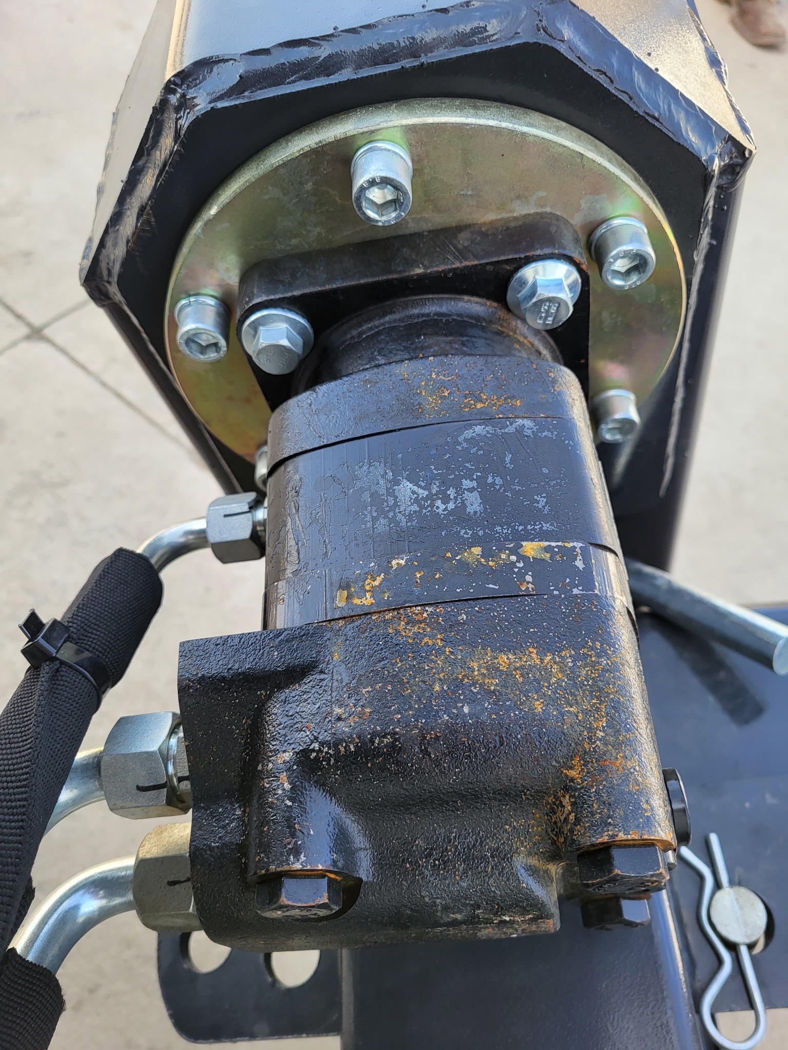 Arteer Soil Conditioner Harley Power Rake Hydraulic Attachment - Image 6