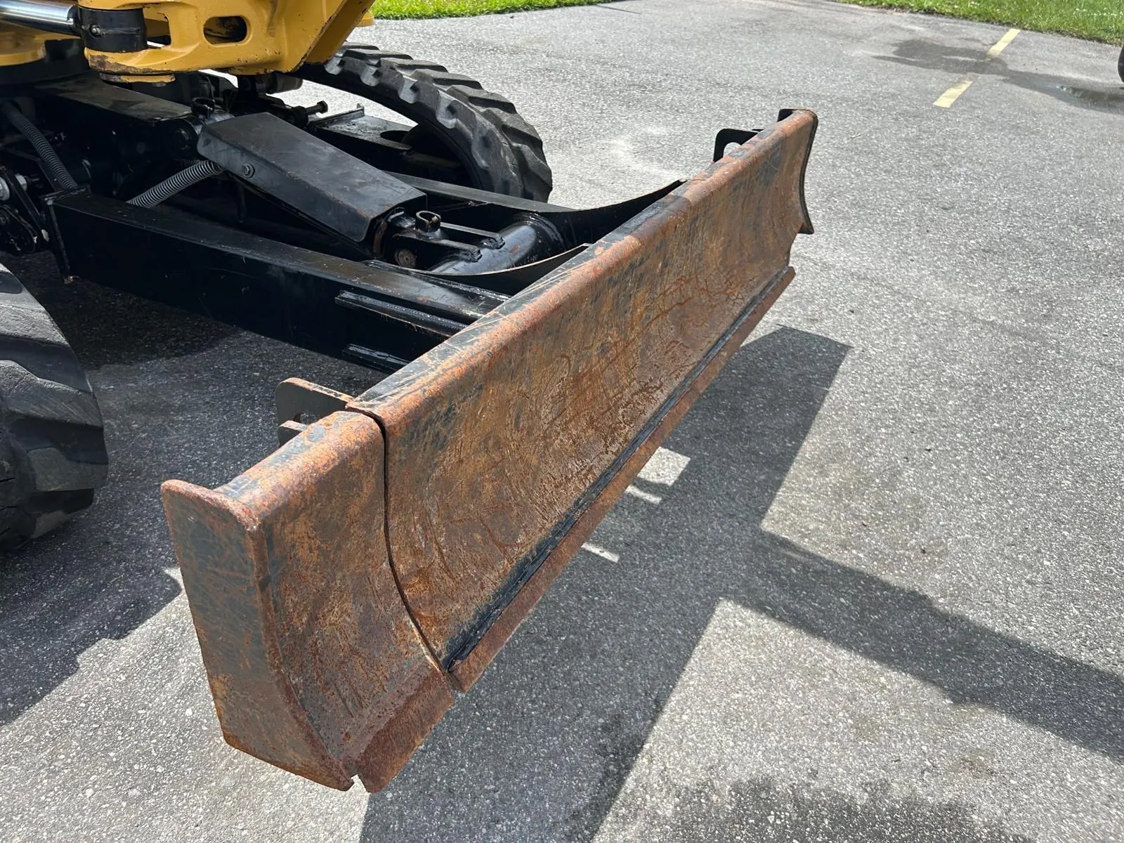 2022 Caterpillar 302.7 DCR Mini Excavator - Image 7