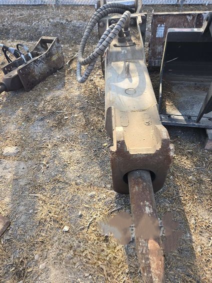 2022 Epiroc EC 135T Hydraulic Breaker - Image 2