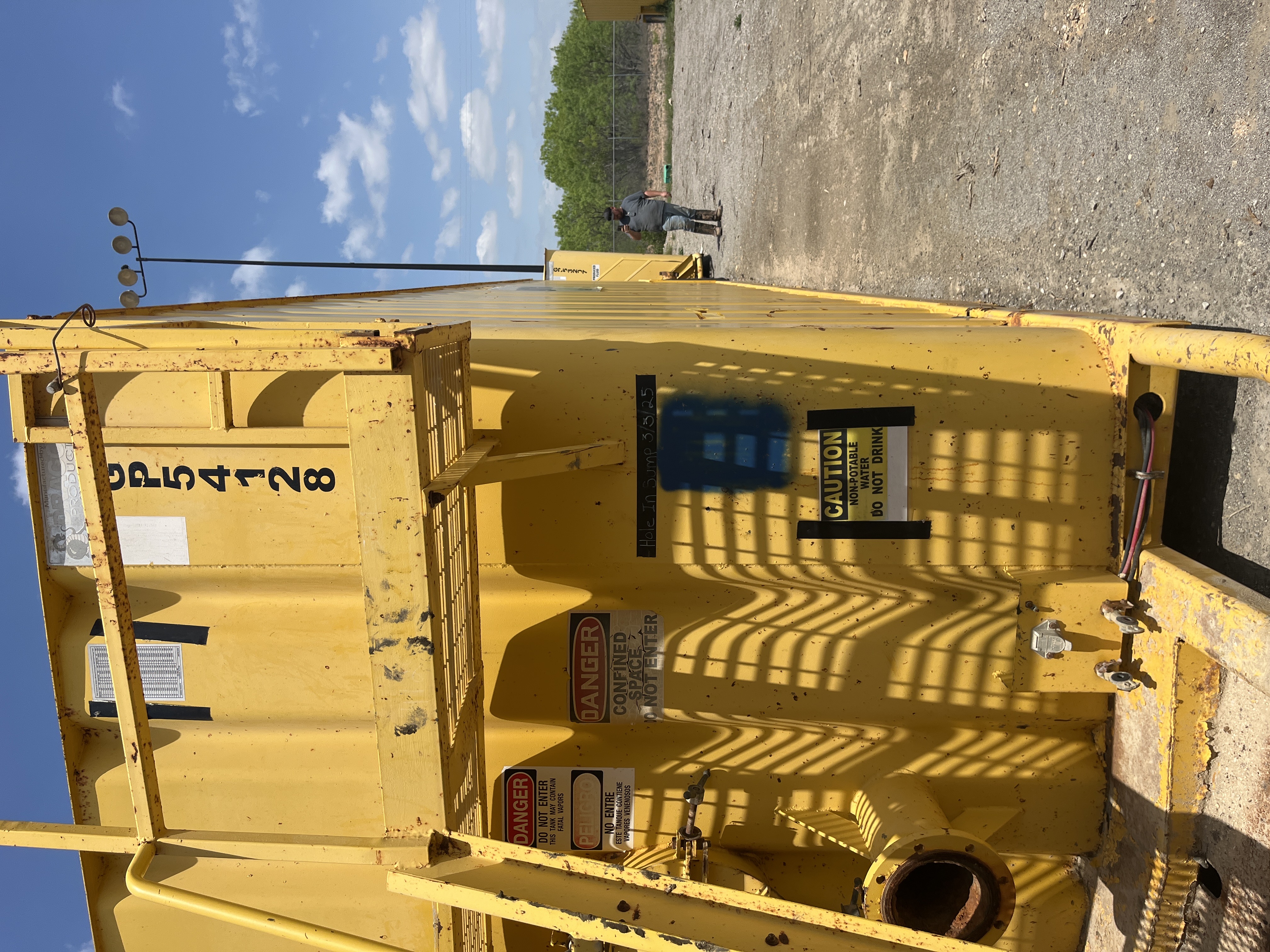 TANK, FRAC, FLAT TOP, 500BBL INT MAN