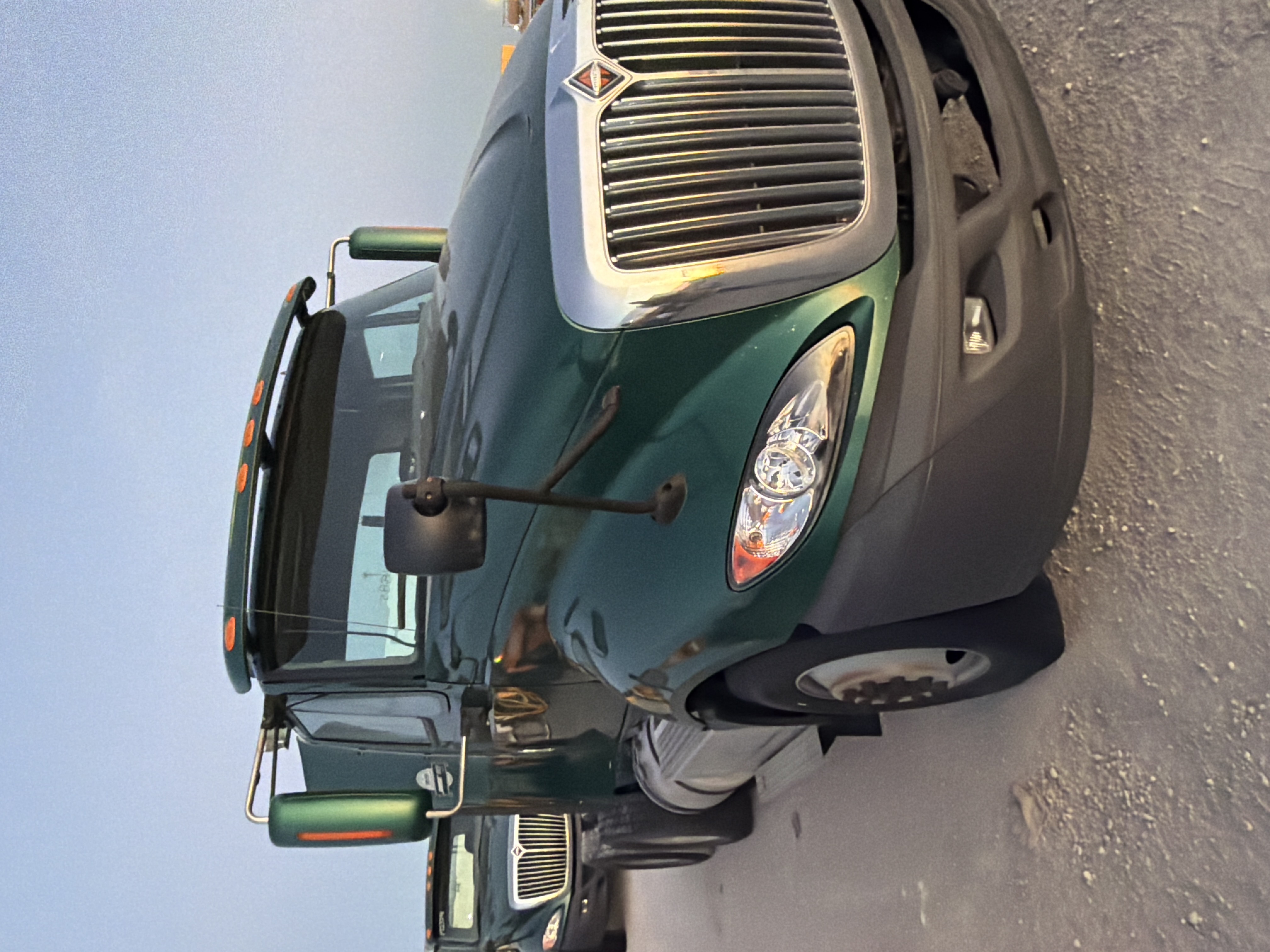 2015 International Prostar Truck Tractor - Image 2