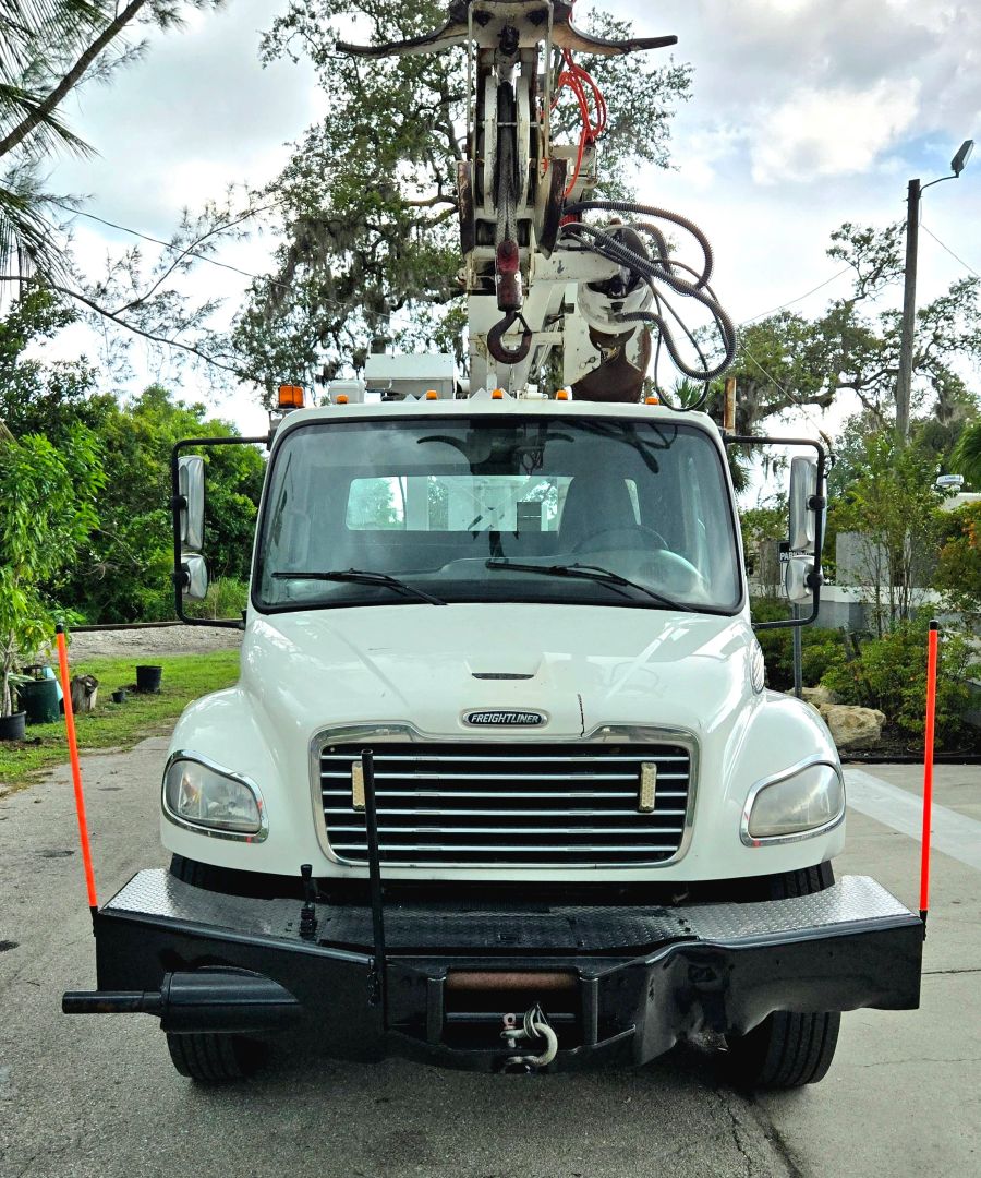 2016 Freightliner M2 106 Digger Derrick - Image 10