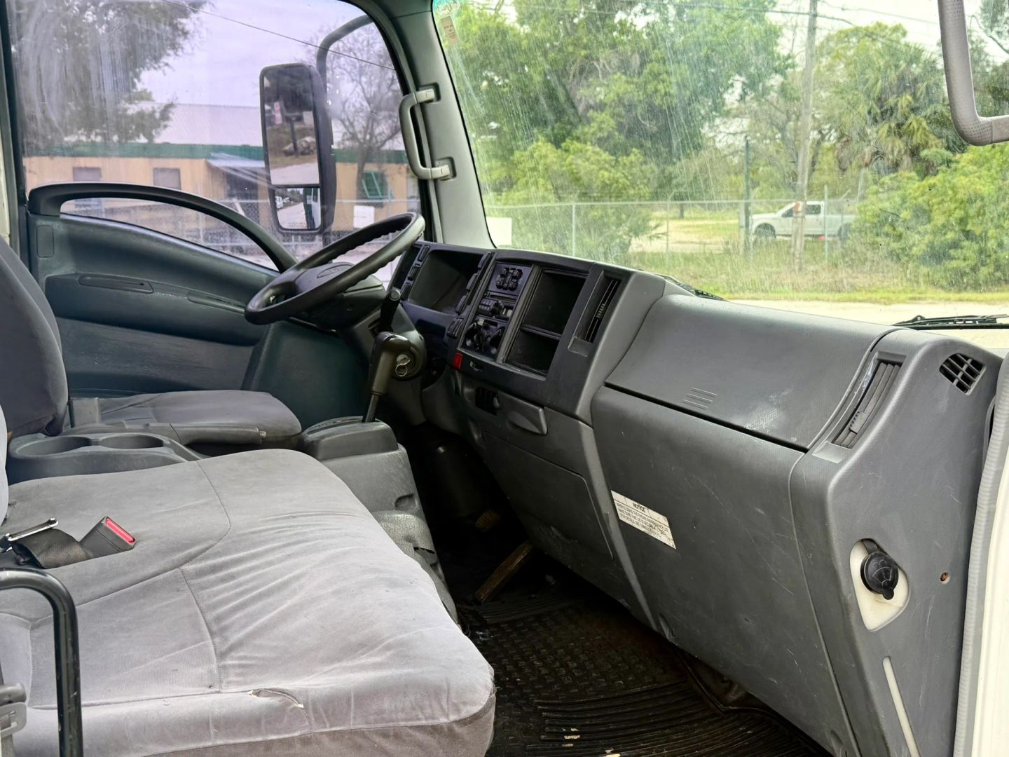 2008 Chevrolet W5500 Dump Truck - Image 4