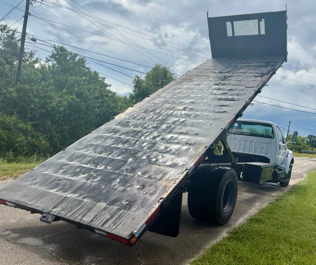 2006 Ford F-650 Commercial Super Duty Flatbed/Dump Truck - Image 6