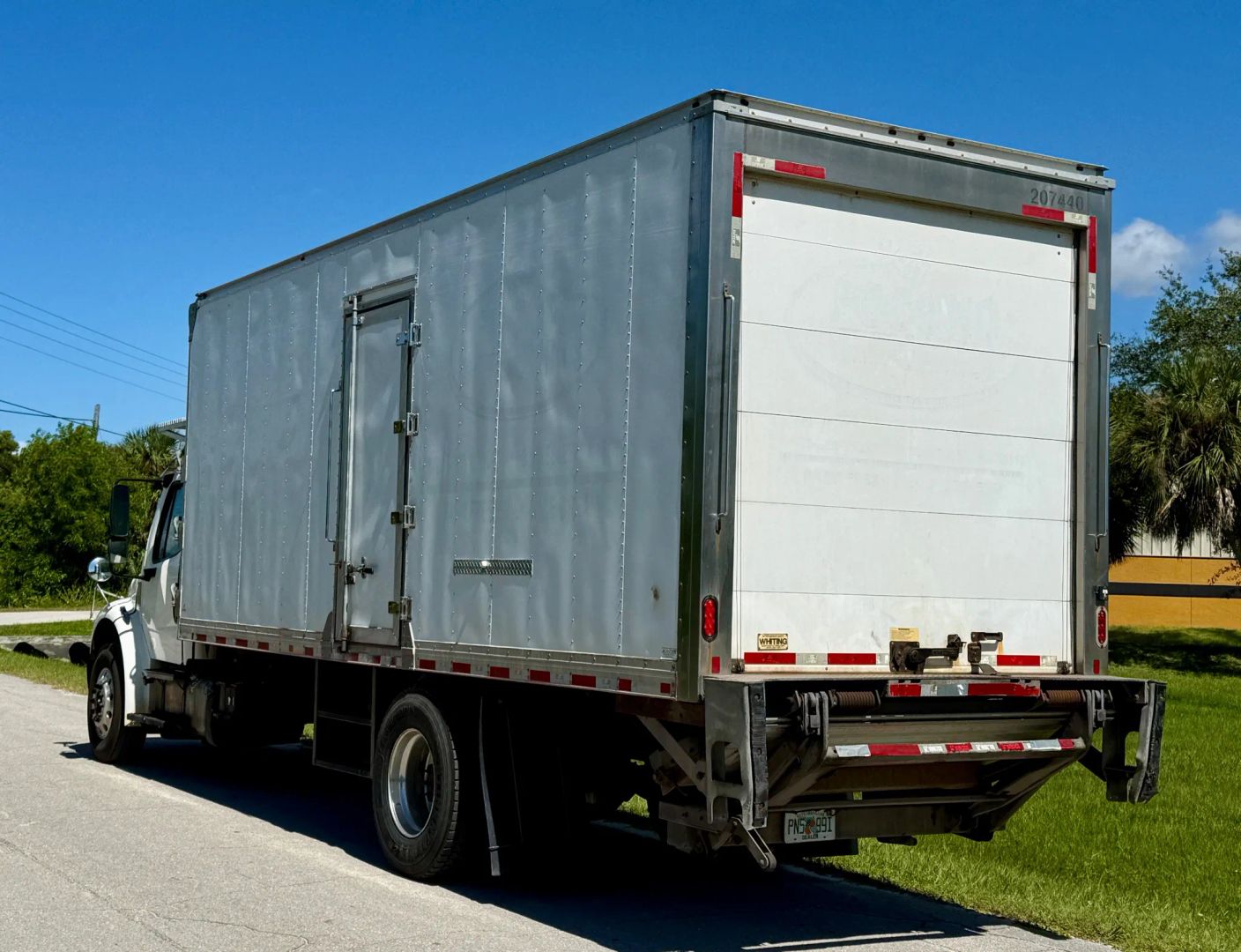 2019 Freightliner M106 M2 Refrigerated Cargo Truck - Image 2