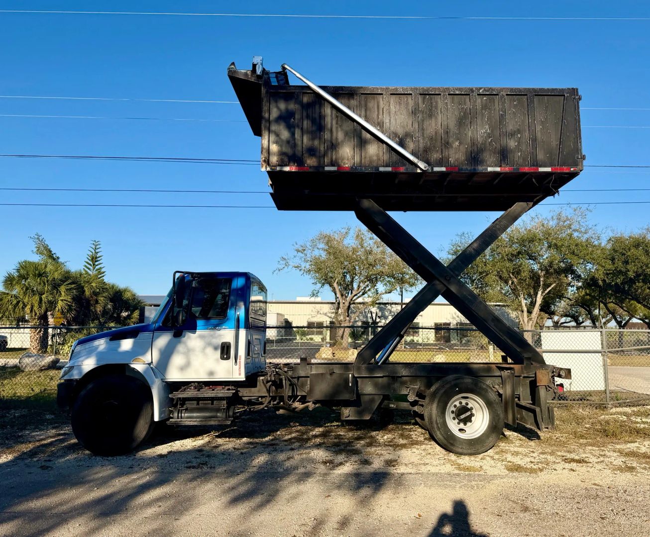 2012 International 4300 Scissor Dump Truck - Image 3