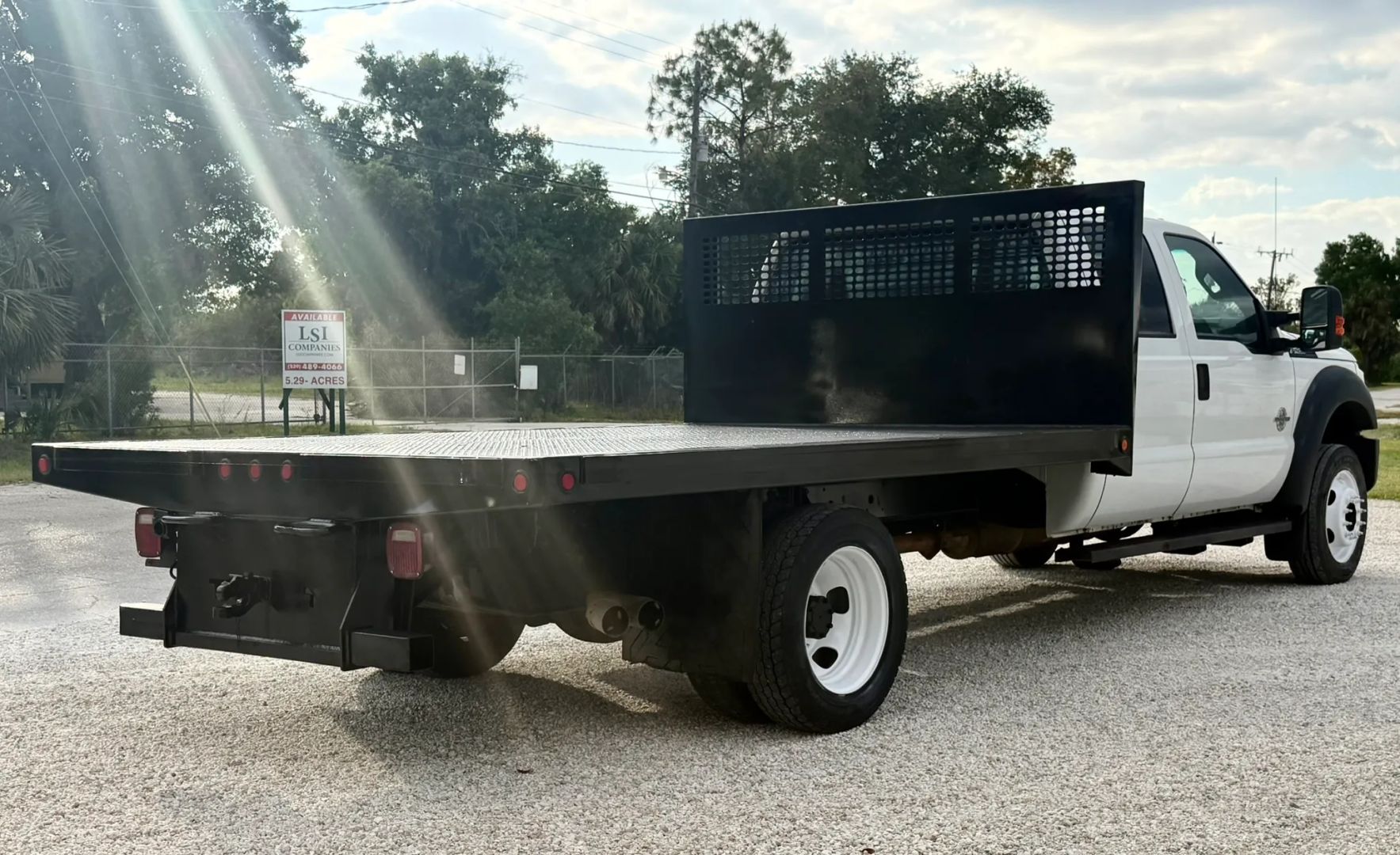 2016 Ford F-450 Super Duty Flatbed - Image 3