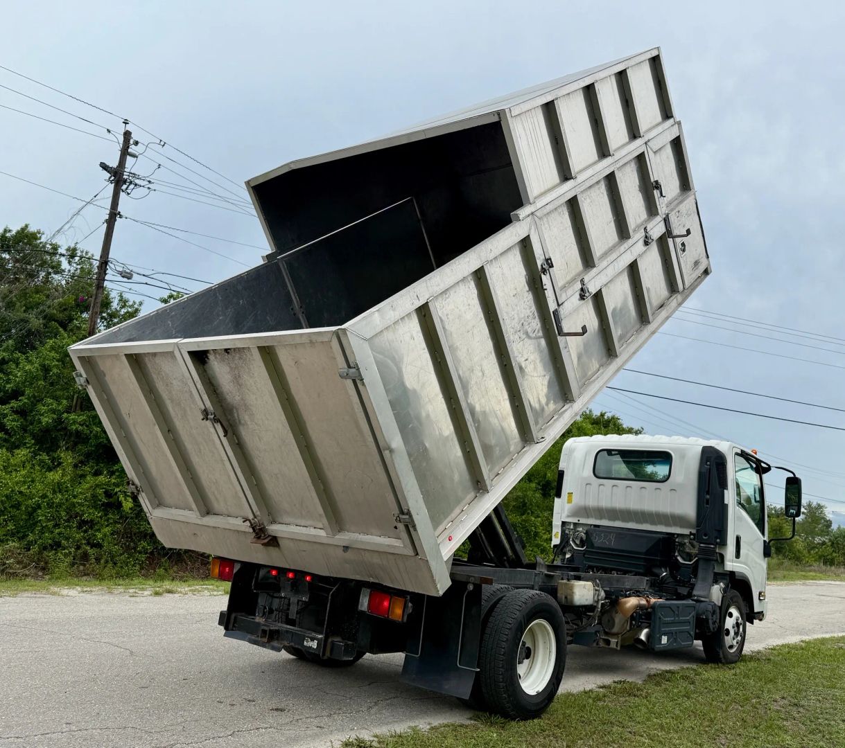 2021 Chevrolet/Isuzu LCF 4500 HD Chipper/Dump Truck - Image 8