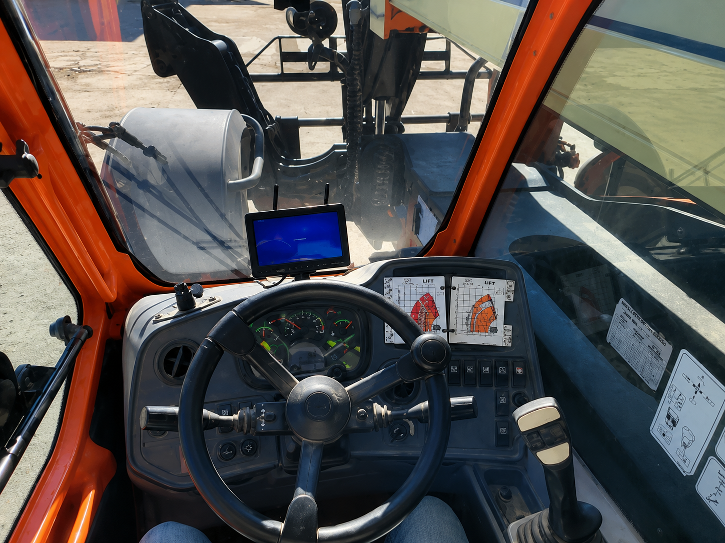 2017 JLG 1255 Telehandler - Image 5