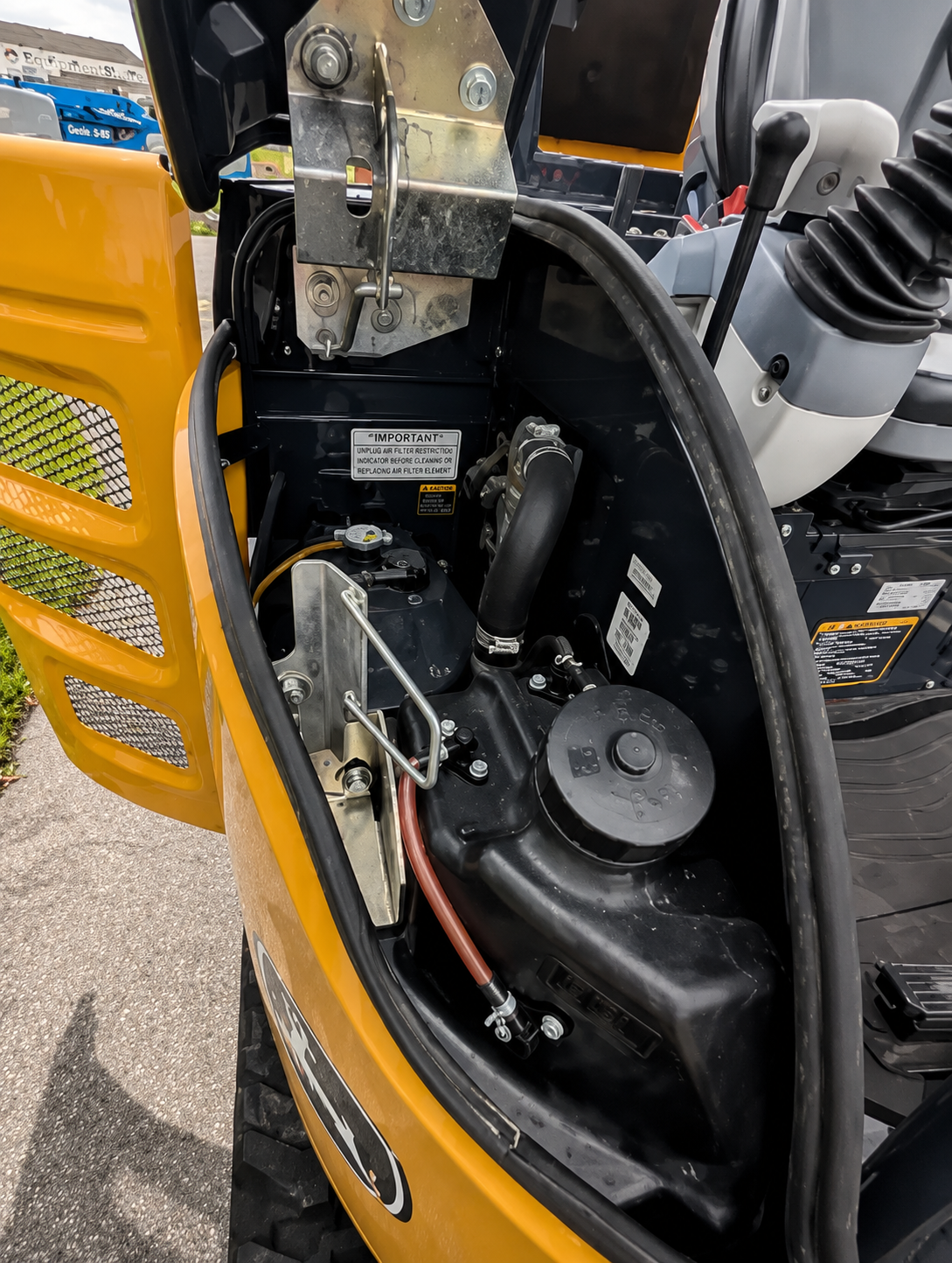 2021 John Deere 26G Mini Excavator - Image 4