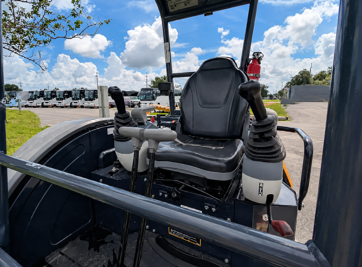 2021 John Deere 26G Mini Excavator - Image 16
