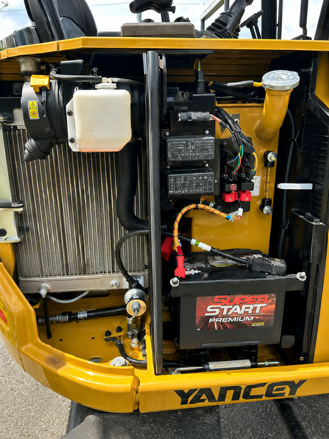2021 Caterpillar 302.7 DCR Mini Excavator - Image 2