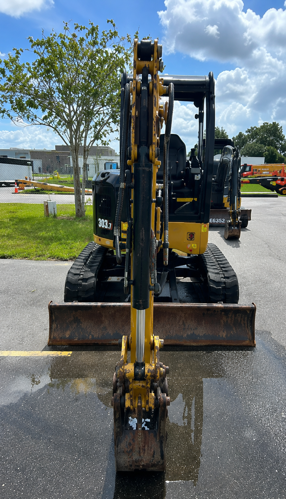 2021 Caterpillar 302.7 DCR Mini Excavator - Image 9