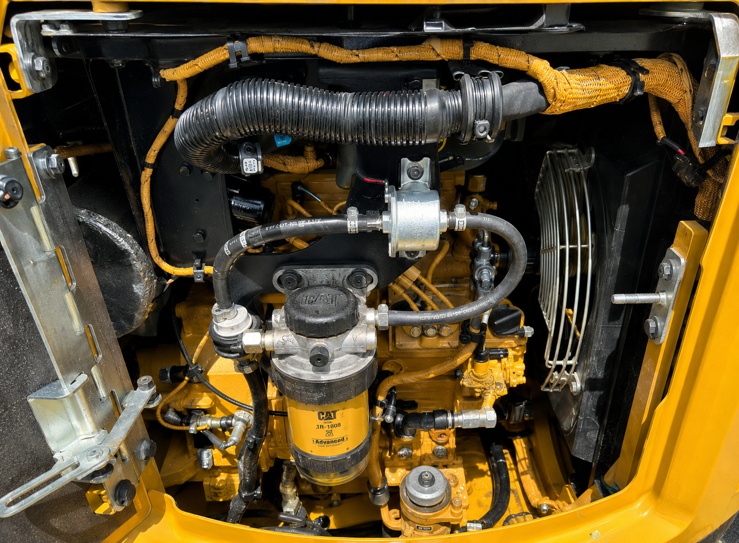 2021 Caterpillar 302.7 DCR Mini Excavator - Image 13
