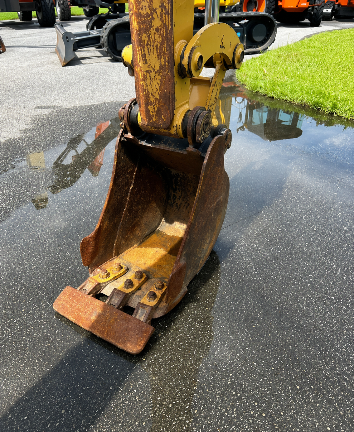 2021 Caterpillar 302.7 DCR Mini Excavator - Image 14