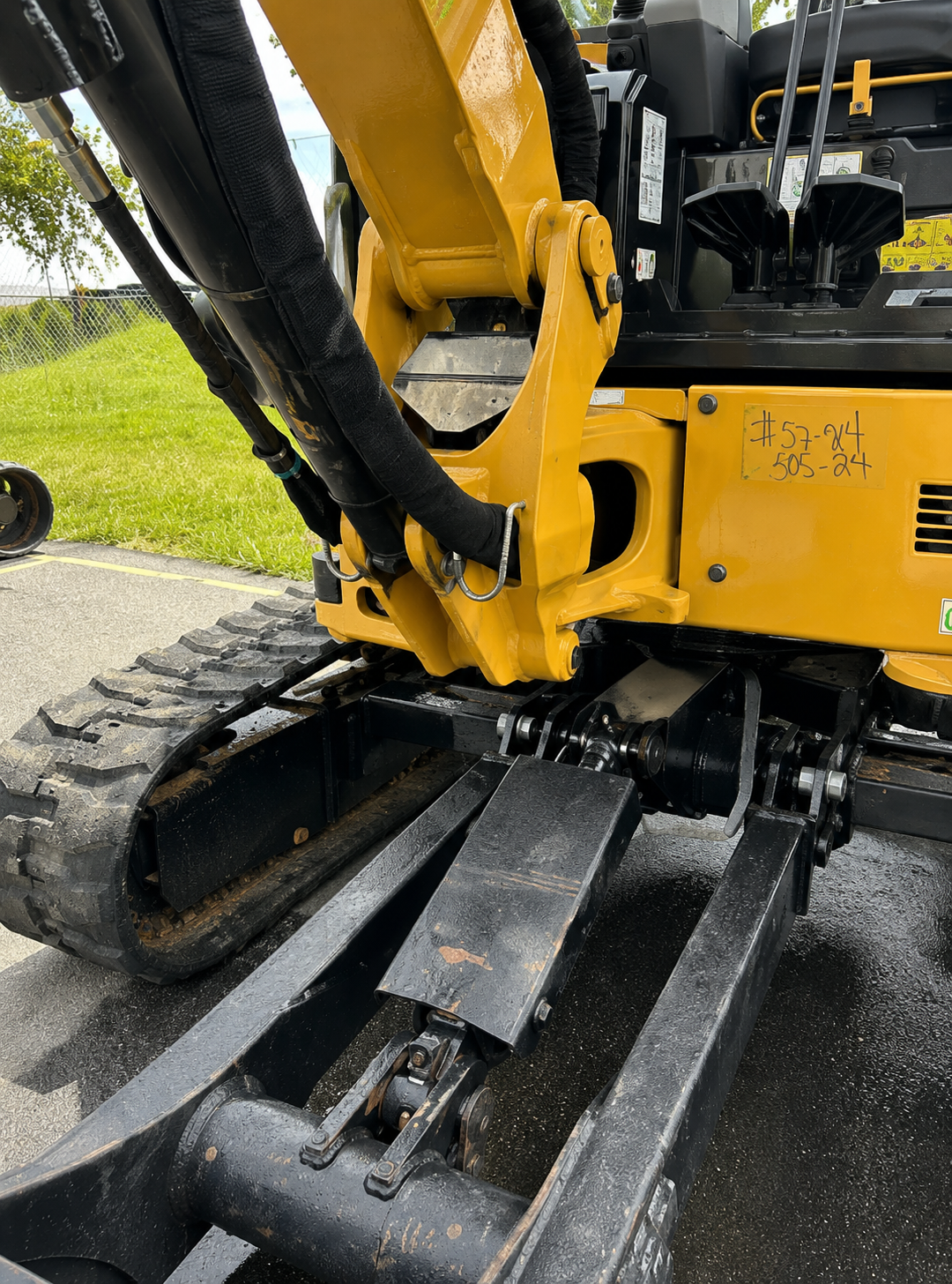 2021 Caterpillar 302.7 DCR Mini Excavator - Image 15