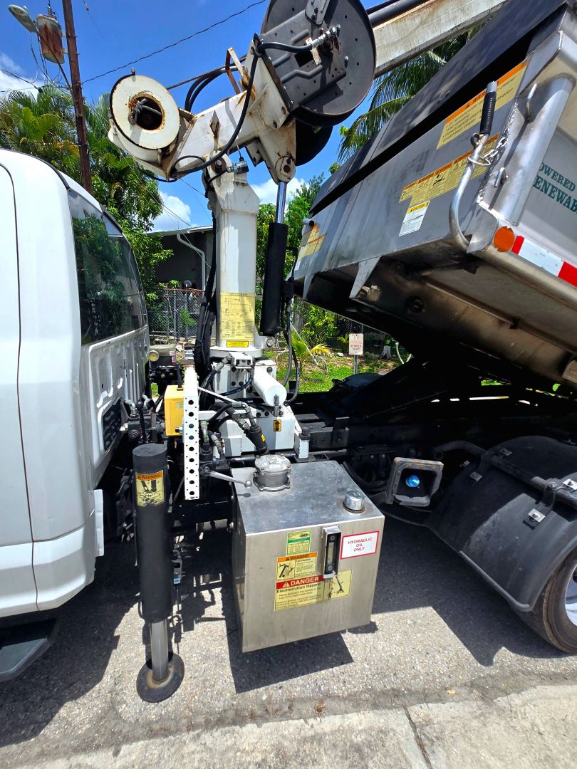 2017 Ford F-550 STETCO 920 Storm Drain Cleaner Truck - Image 8