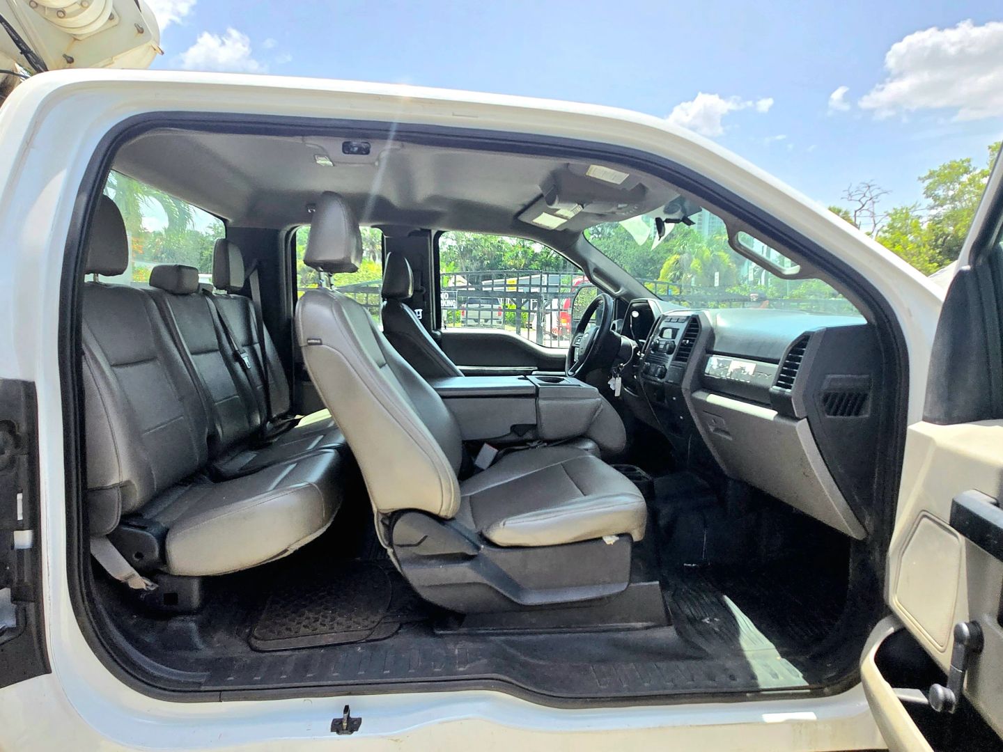 2017 Ford F-550 STETCO 920 Storm Drain Cleaner Truck - Image 10