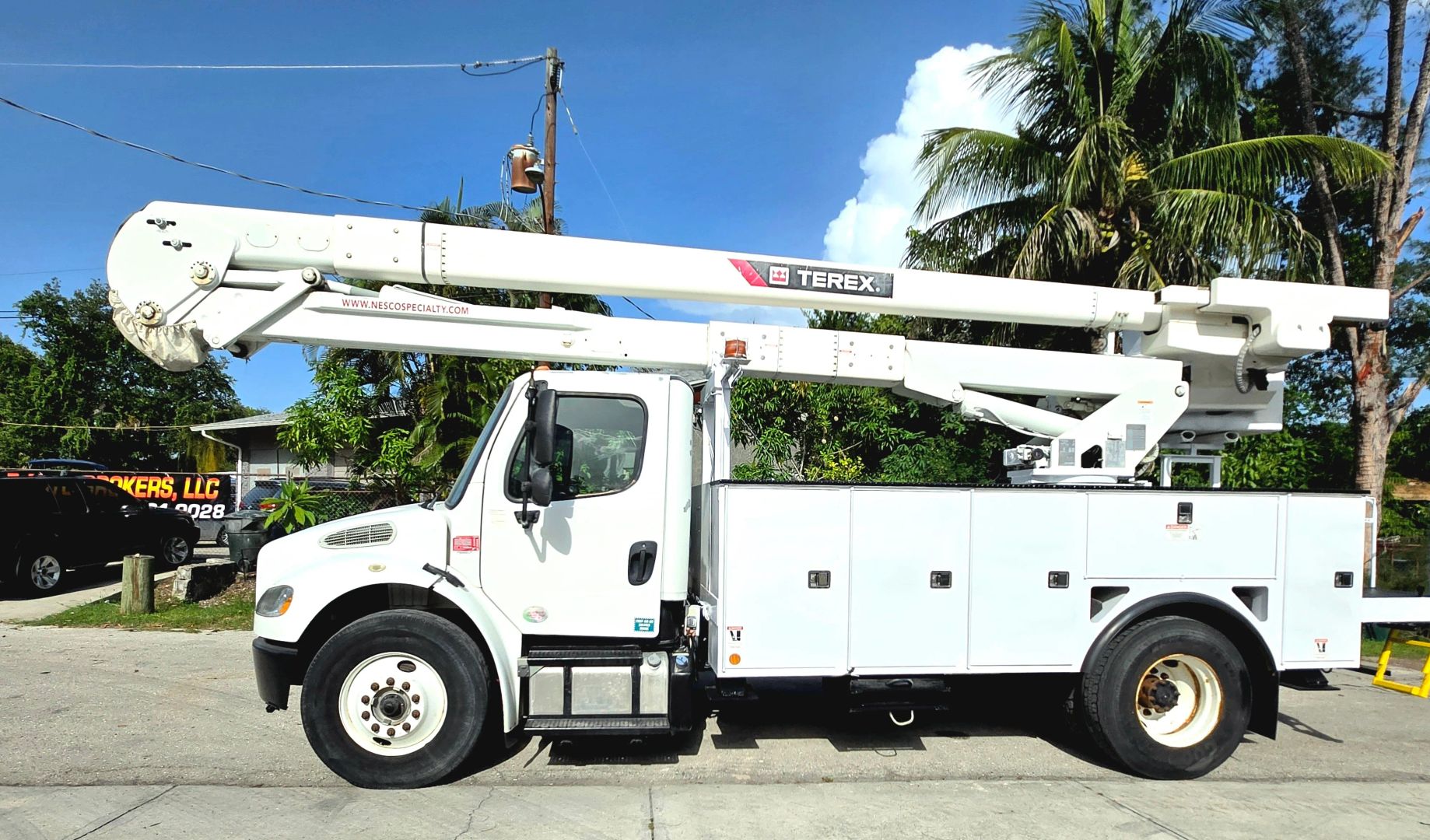 2016 Freightliner M2 106 Bucket Truck - Image 5