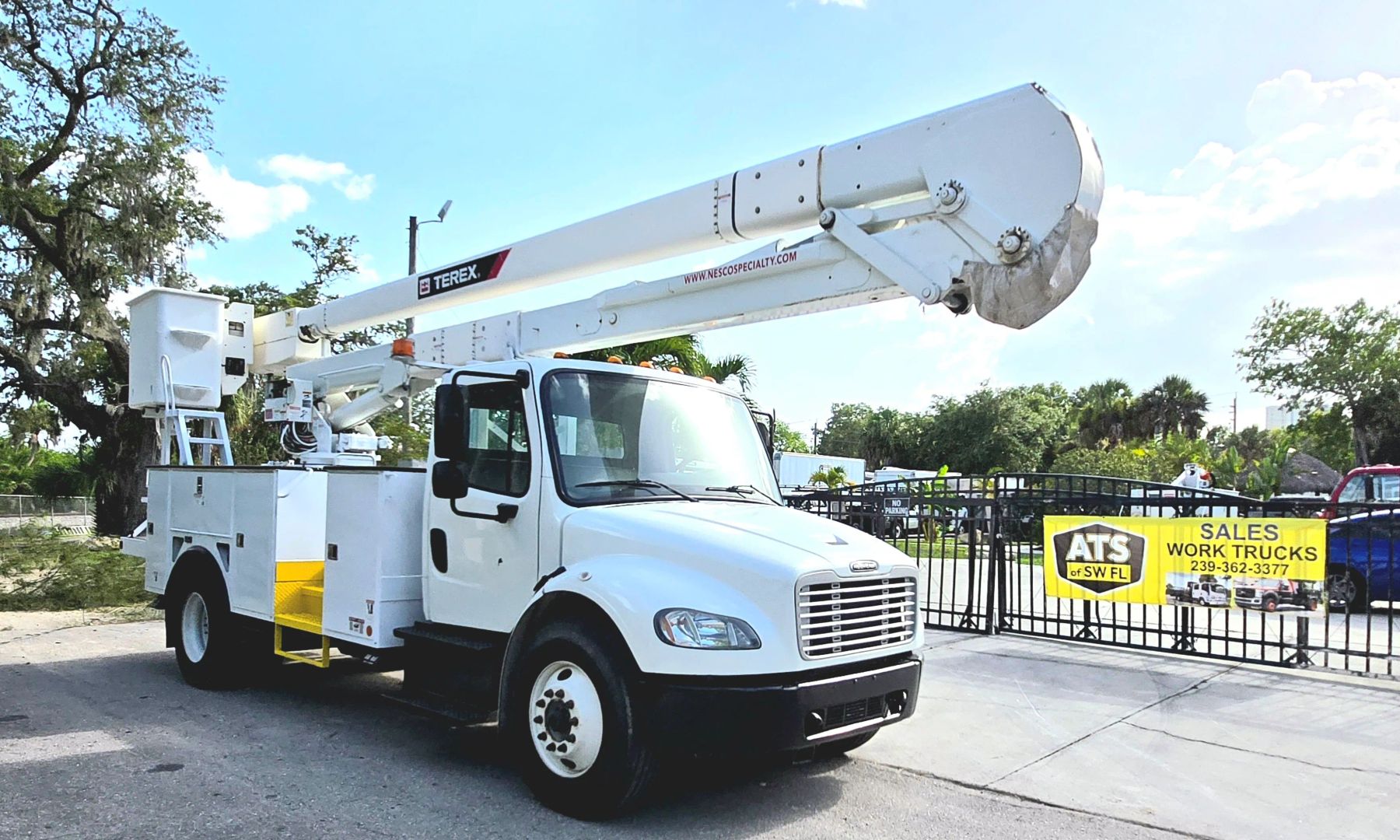 2016 Freightliner M2 106 Bucket Truck - Image 14