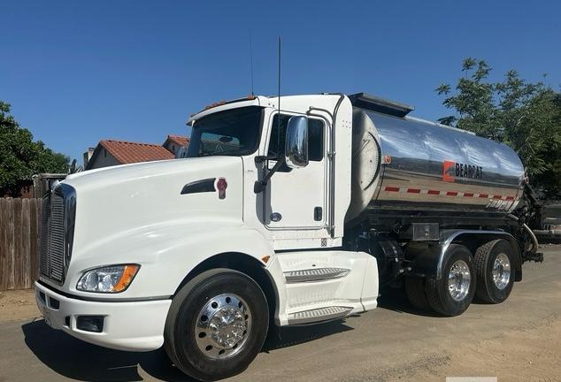 2011 Kenworth T660 Bearcat 501 Asphalt Distributor Truck
