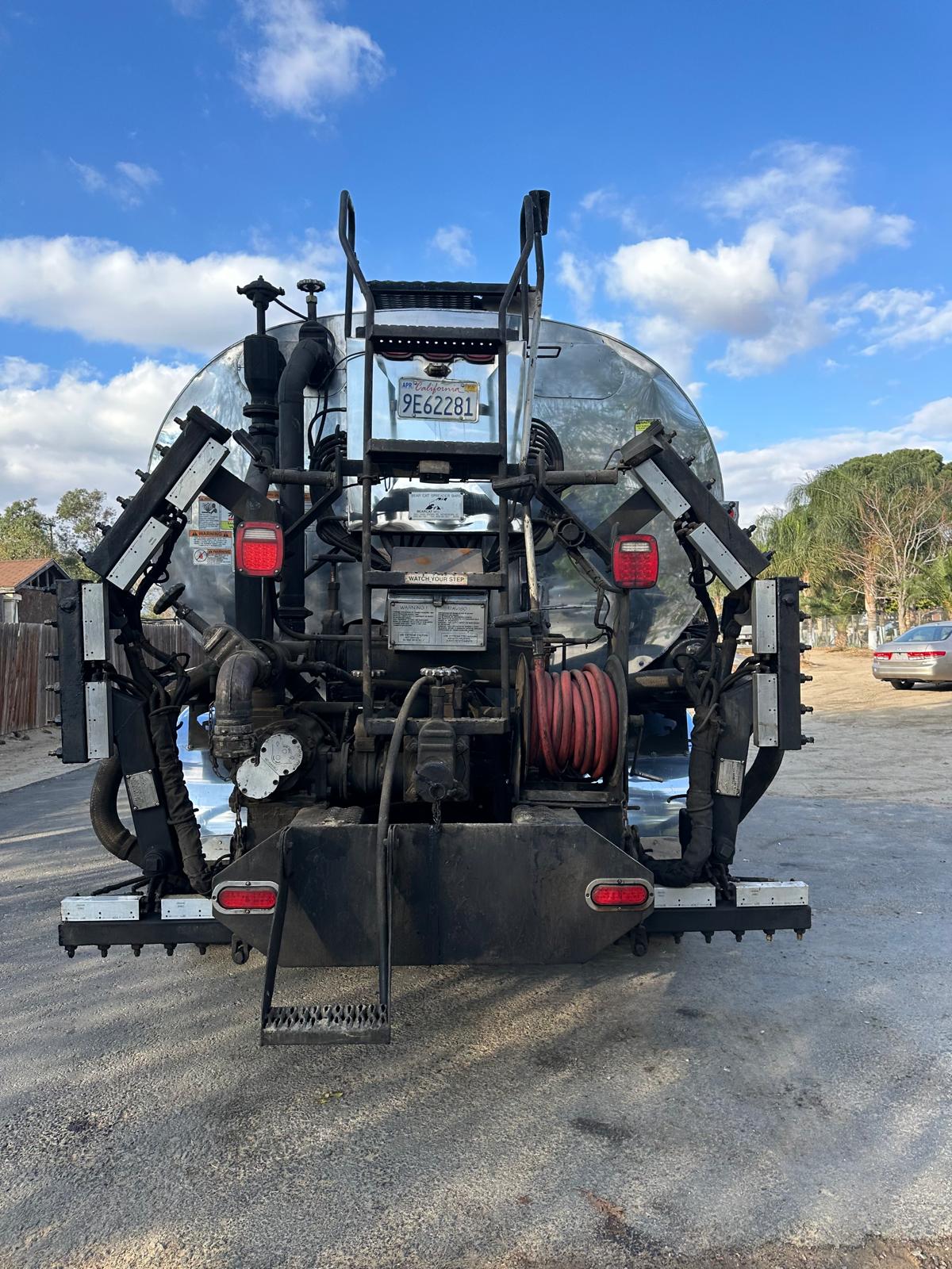 2011 Kenworth T660 Bearcat 501 Asphalt Distributor Truck - Image 5