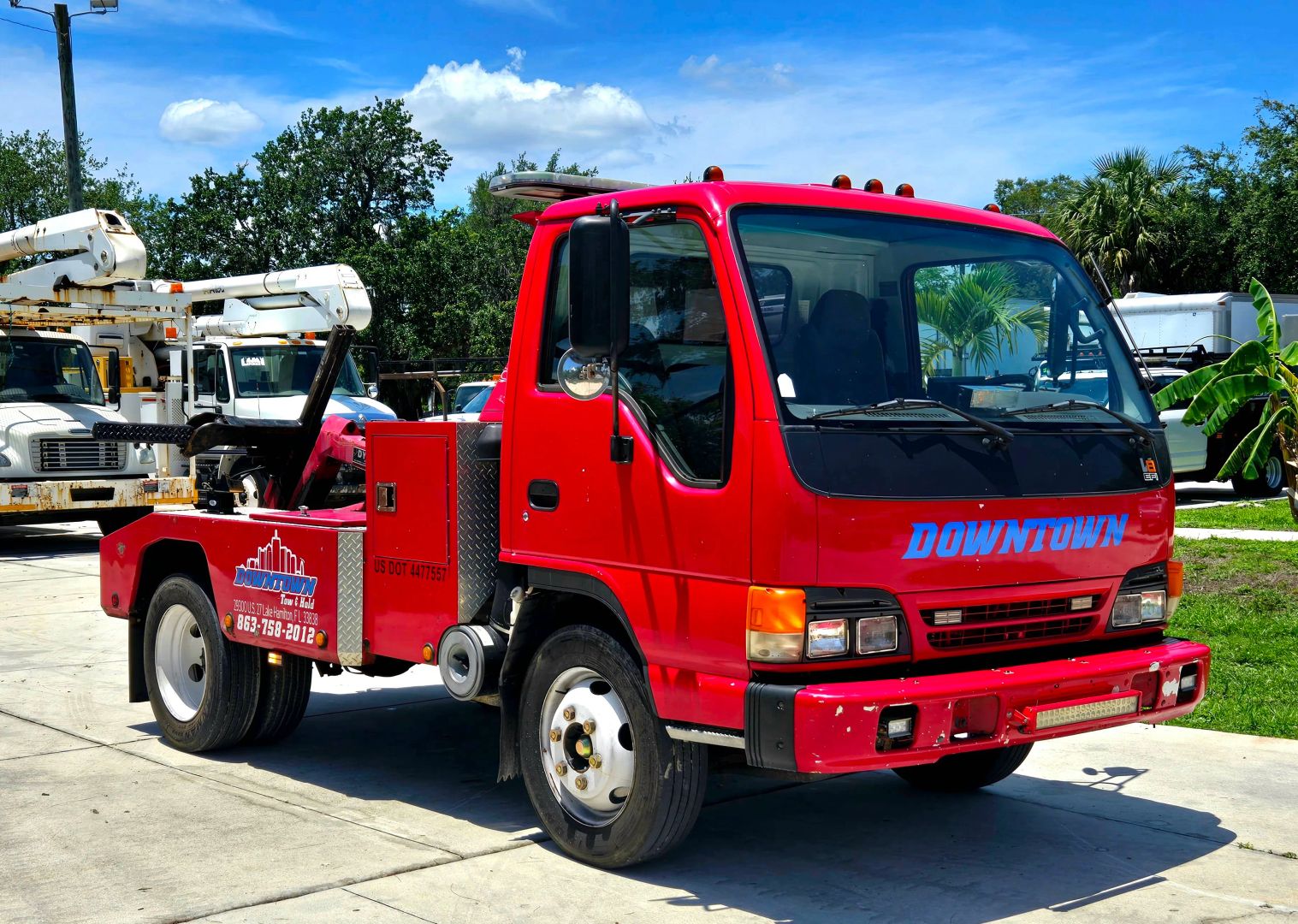 2002 Isuzu Medium Duty NPR Tow Truck - Image 11