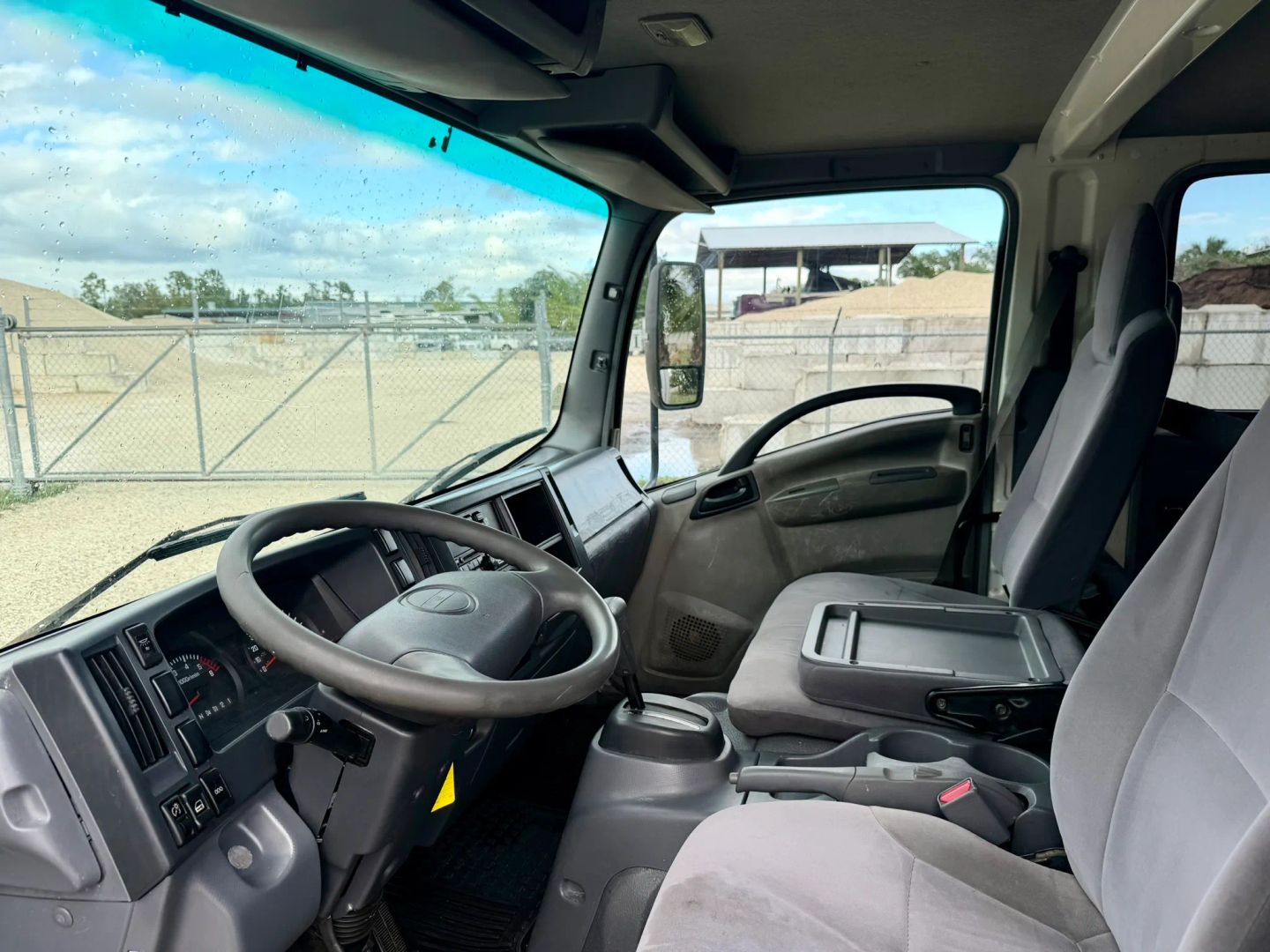 2008 GMC/Isuzu W4500 Box Truck - Image 7