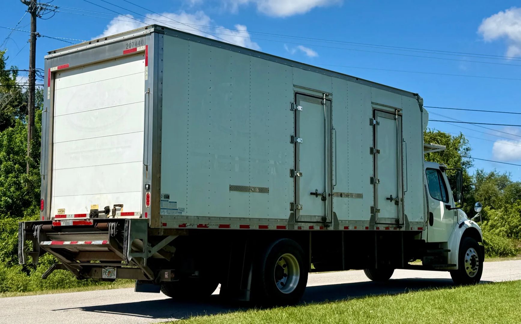 2019 Freightliner M106 M2 Refrigerated Cargo Truck - Image 4