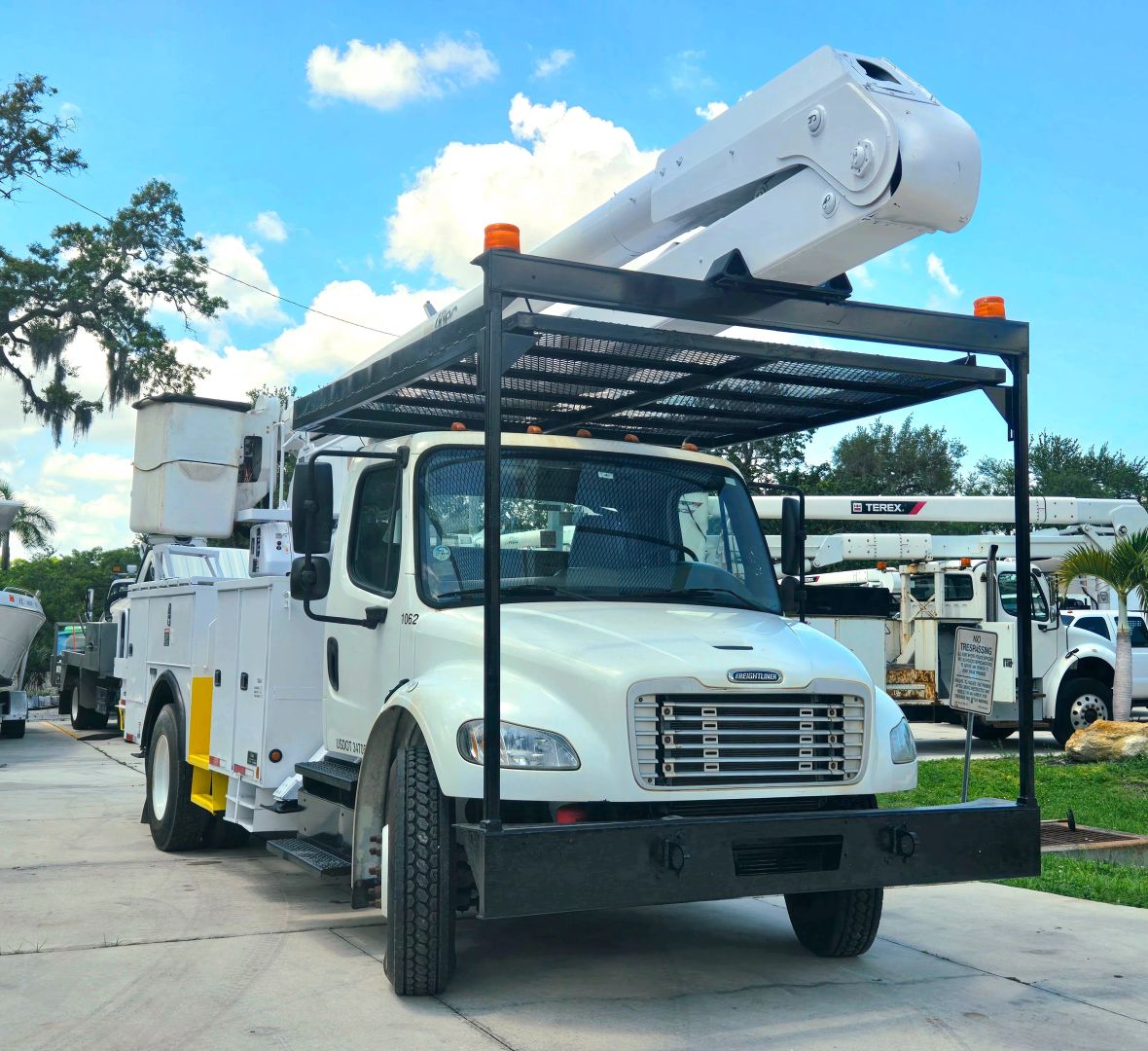 2013 Freightliner M2 106 Bucket Truck