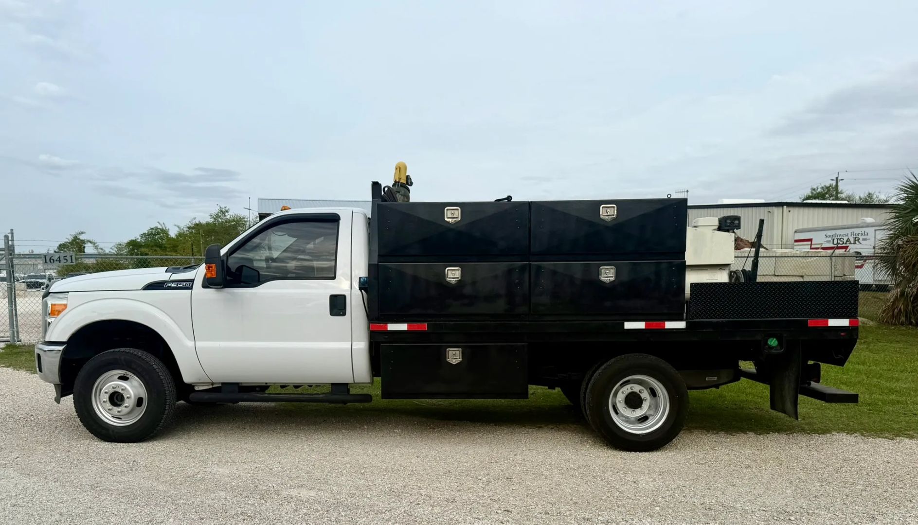 2016 Ford F-350 Super Duty Service Truck - Image 5