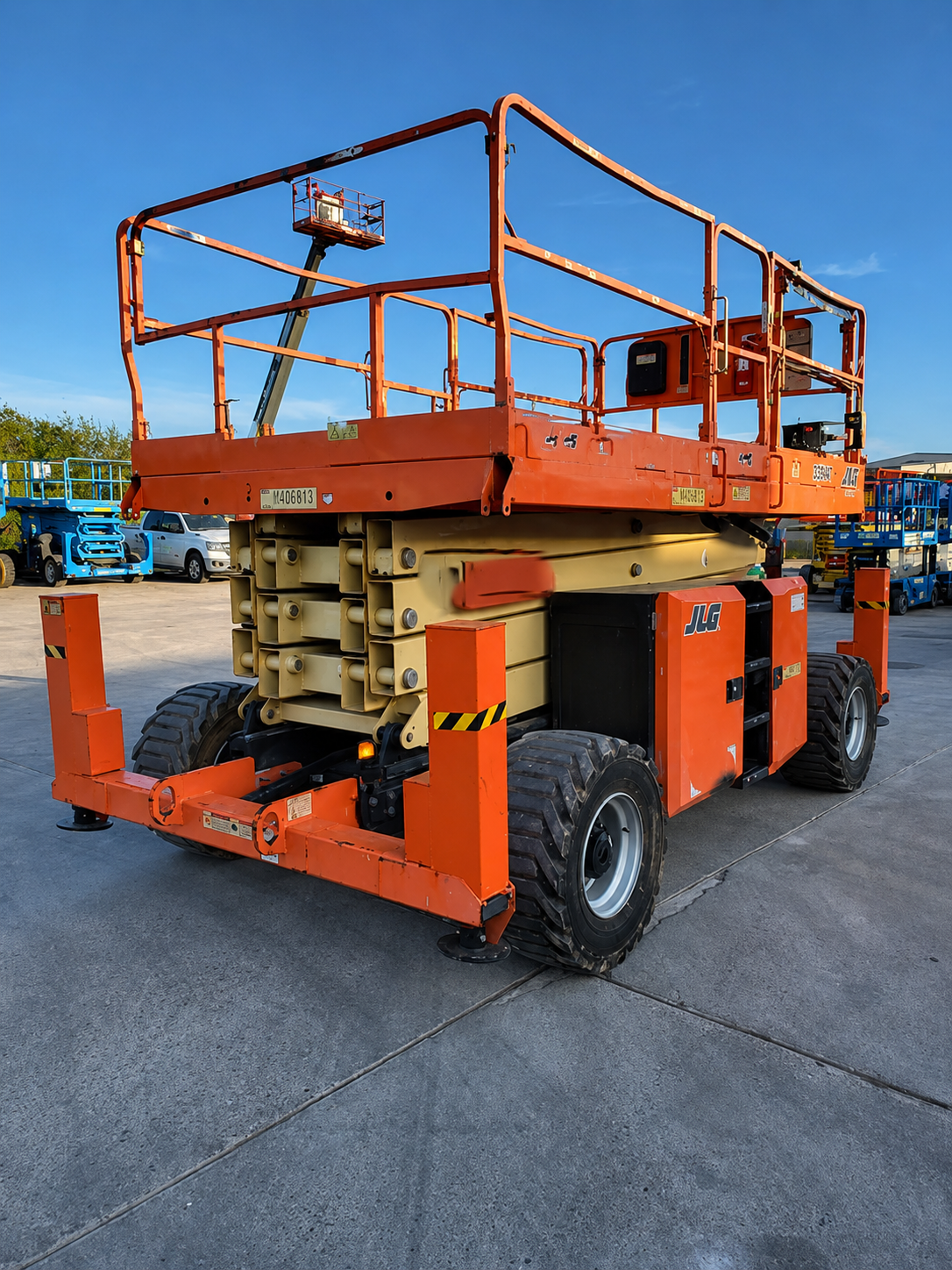 2019 JLG 430LRT Rough Terrain Scissor Lift - Image 2
