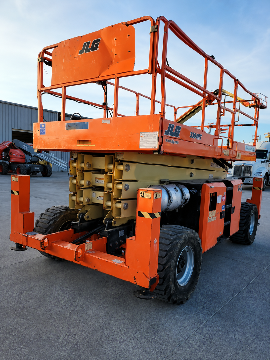 2019 JLG 430LRT Rough Terrain Scissor Lift - Image 4