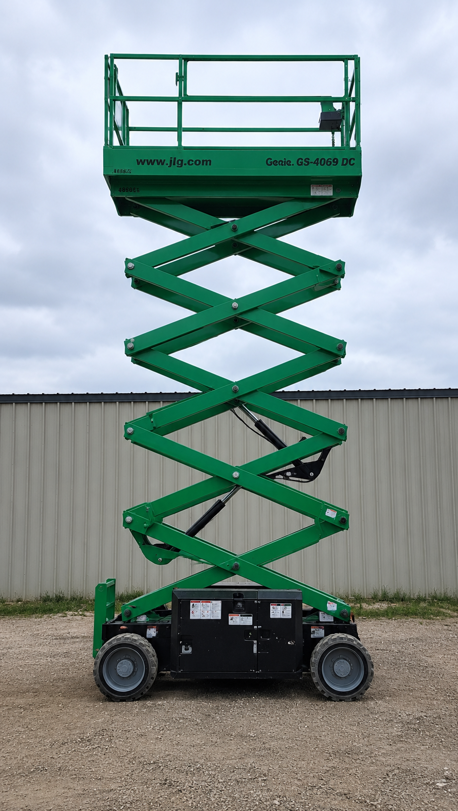 2016 Genie 4069DC 40' Rough Terrain Lift - Image 6