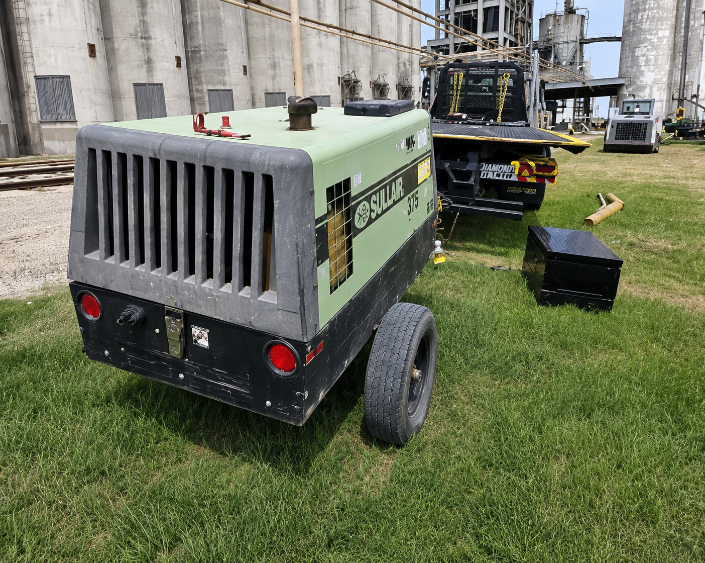 2018 Sullair 185DPQ-KU-T3 Portable Air Compressor - Image 2