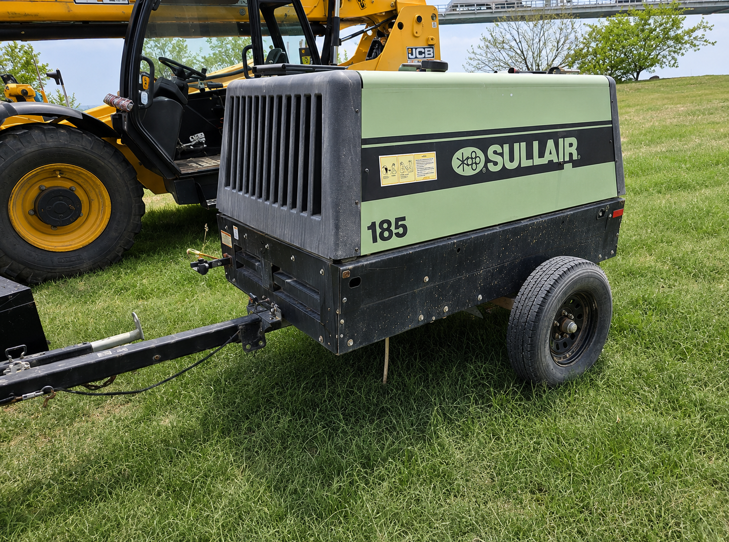 2018 Sullair 185DPQ-KU-T3 Portable Air Compressor - Image 4