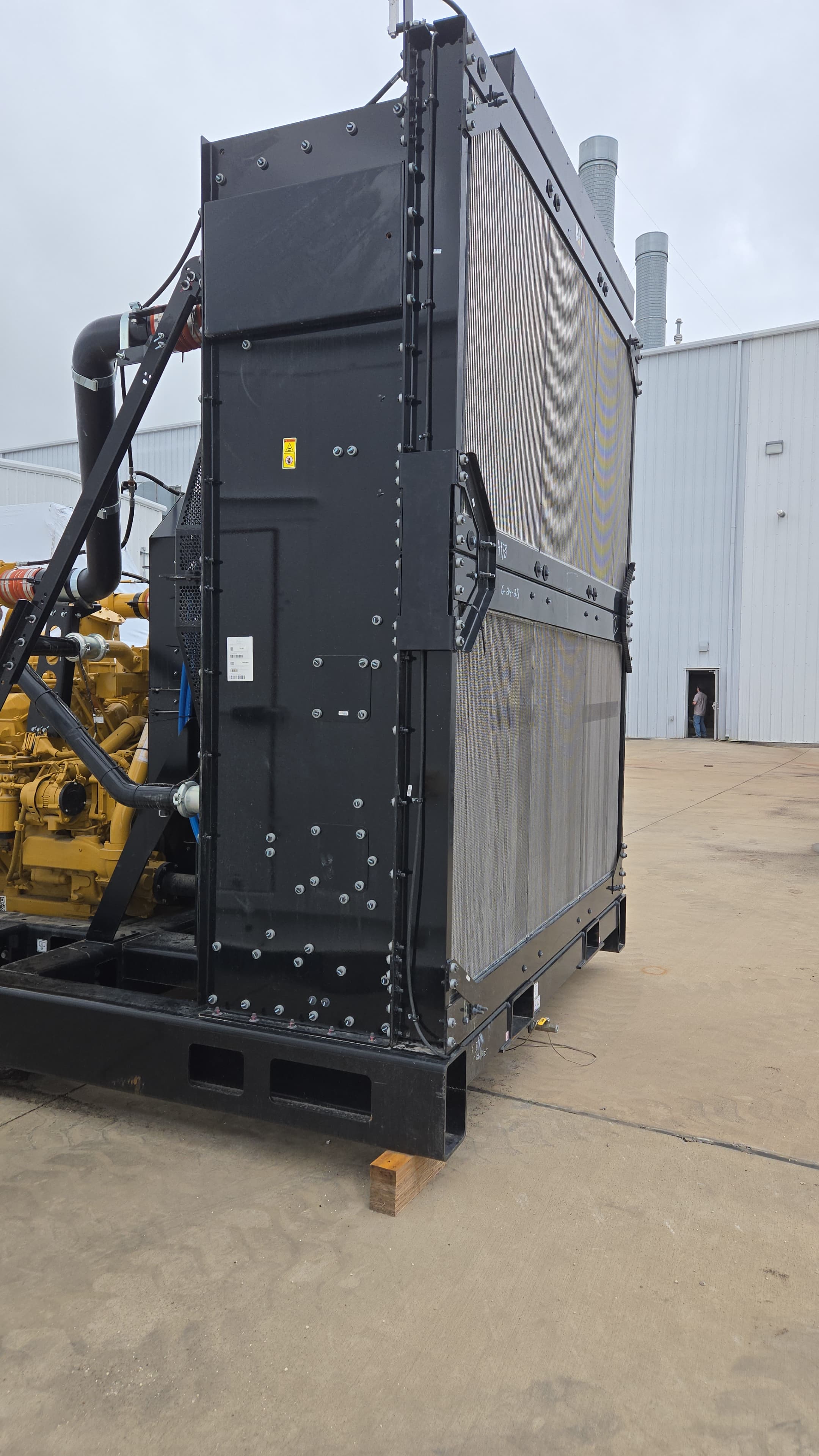 Unused CAT 3516E Radiator - Image 3