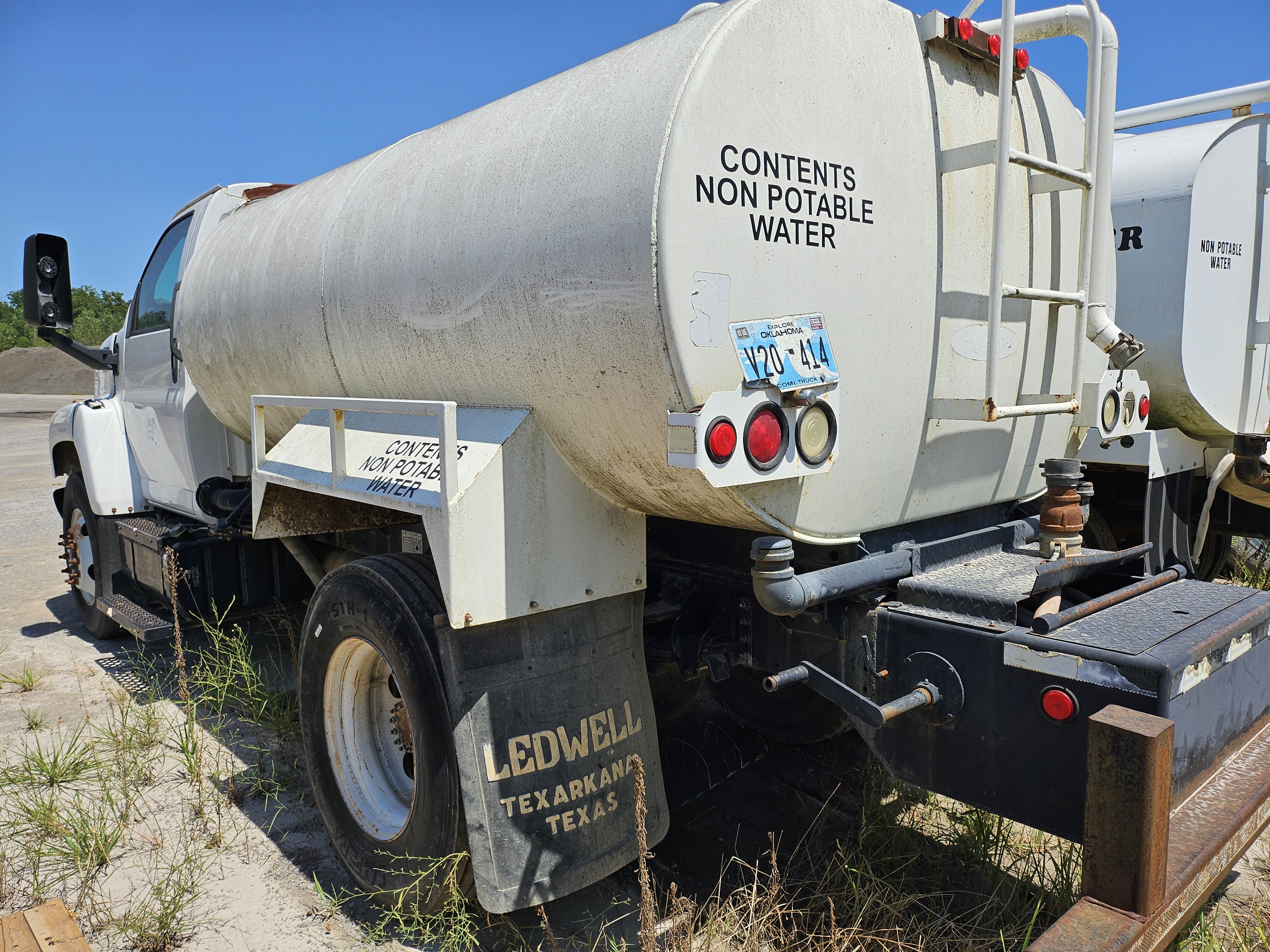 2007 GMC Topkick C6500 Water Truck - Image 3