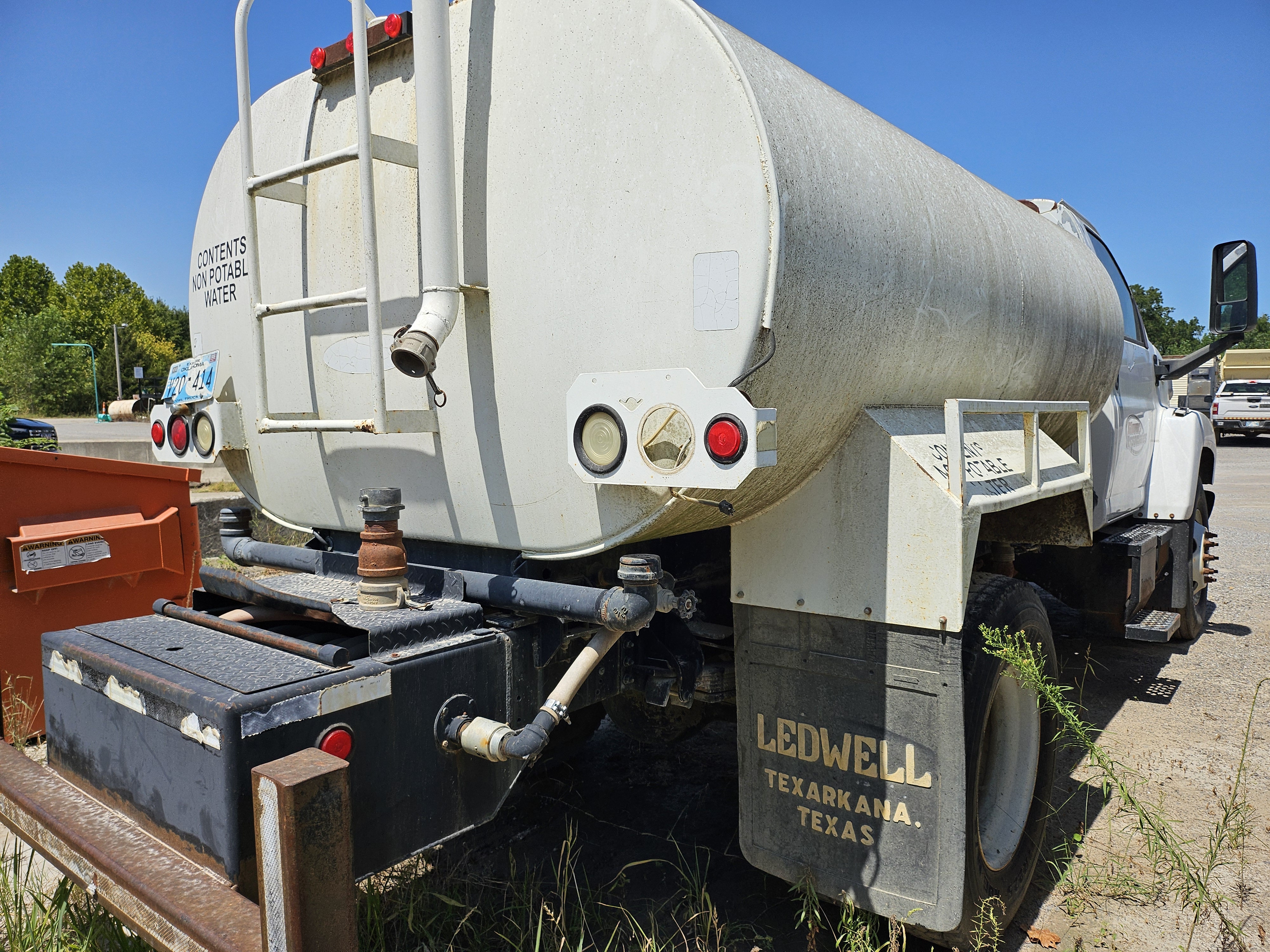 2007 GMC Topkick C6500 Water Truck - Image 4