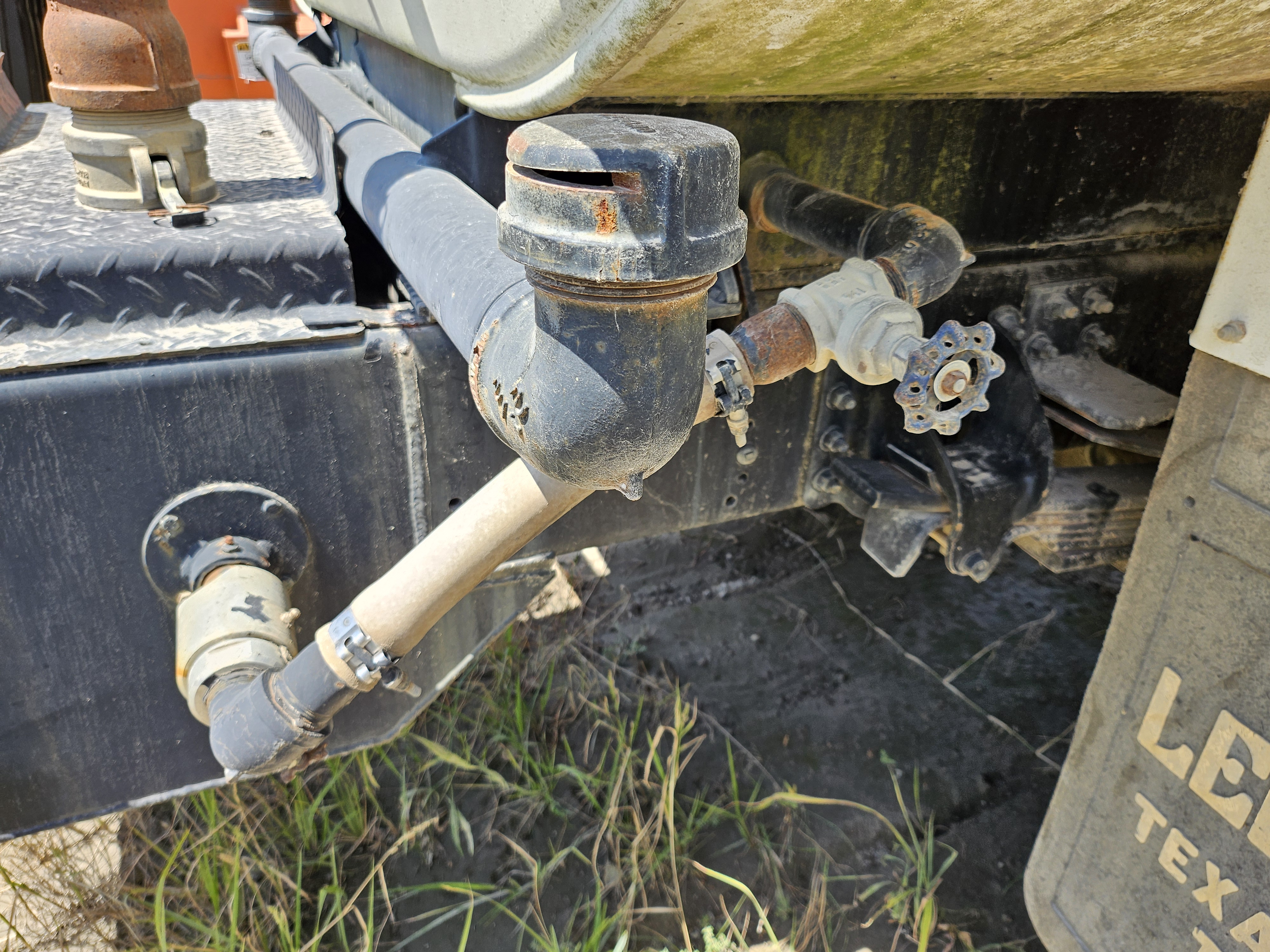 2007 GMC Topkick C6500 Water Truck - Image 6