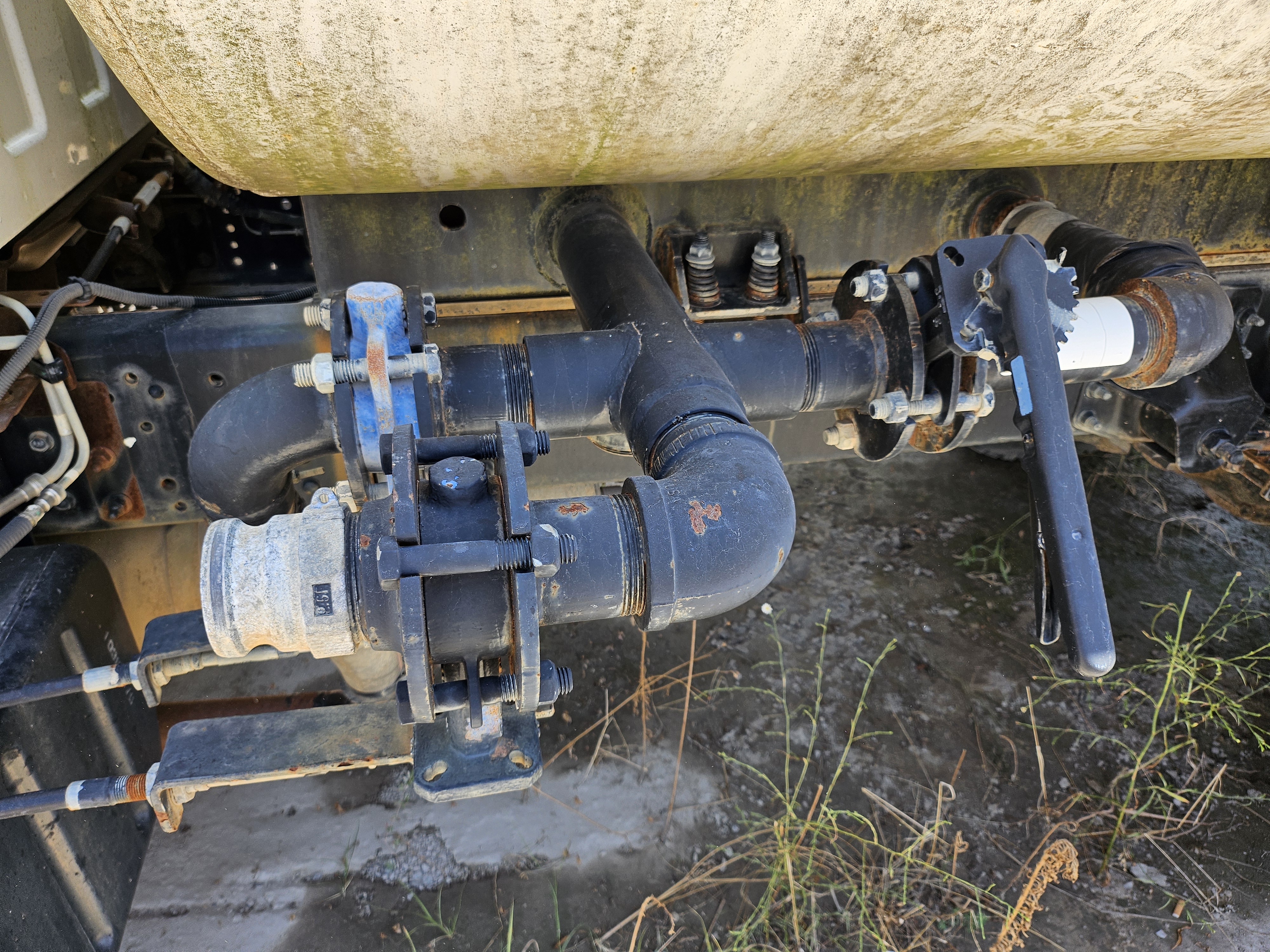 2007 GMC Topkick C6500 Water Truck - Image 8