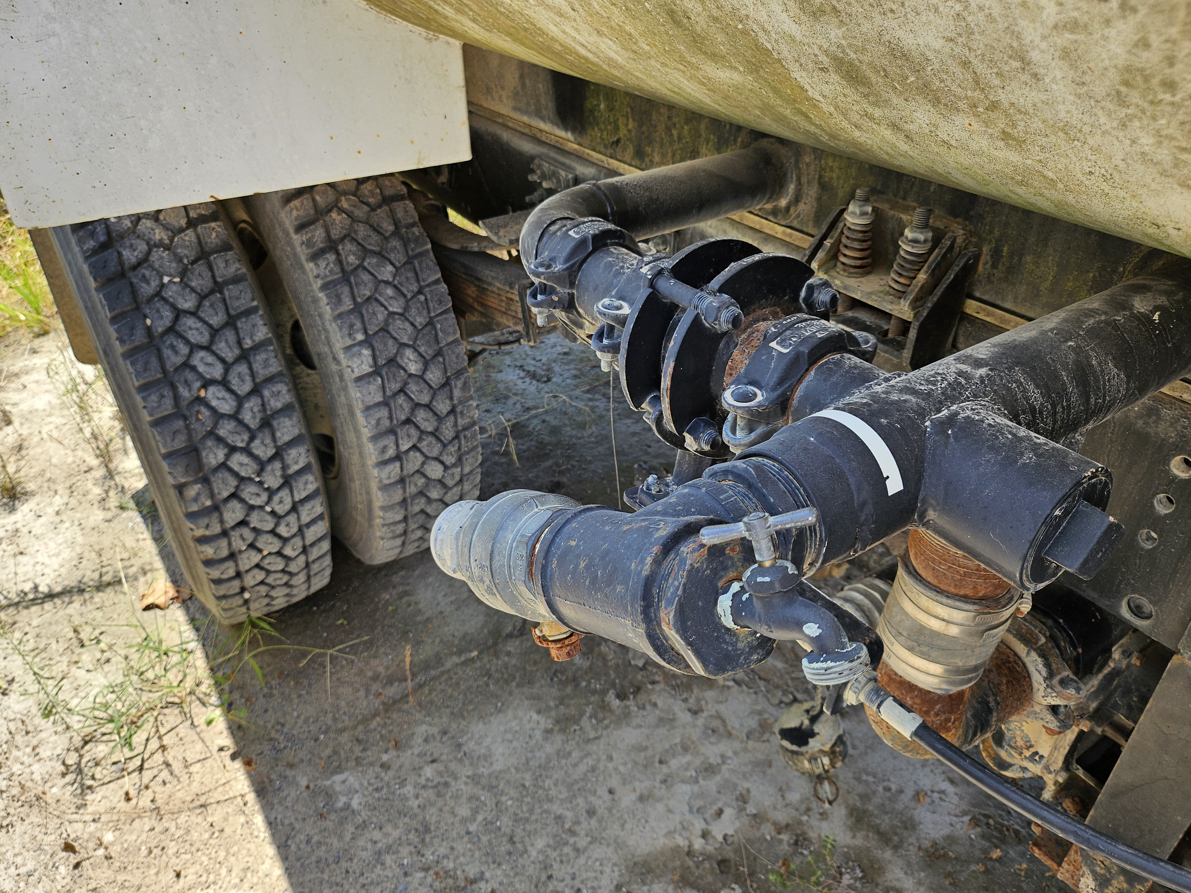 2007 GMC Topkick C6500 Water Truck - Image 13