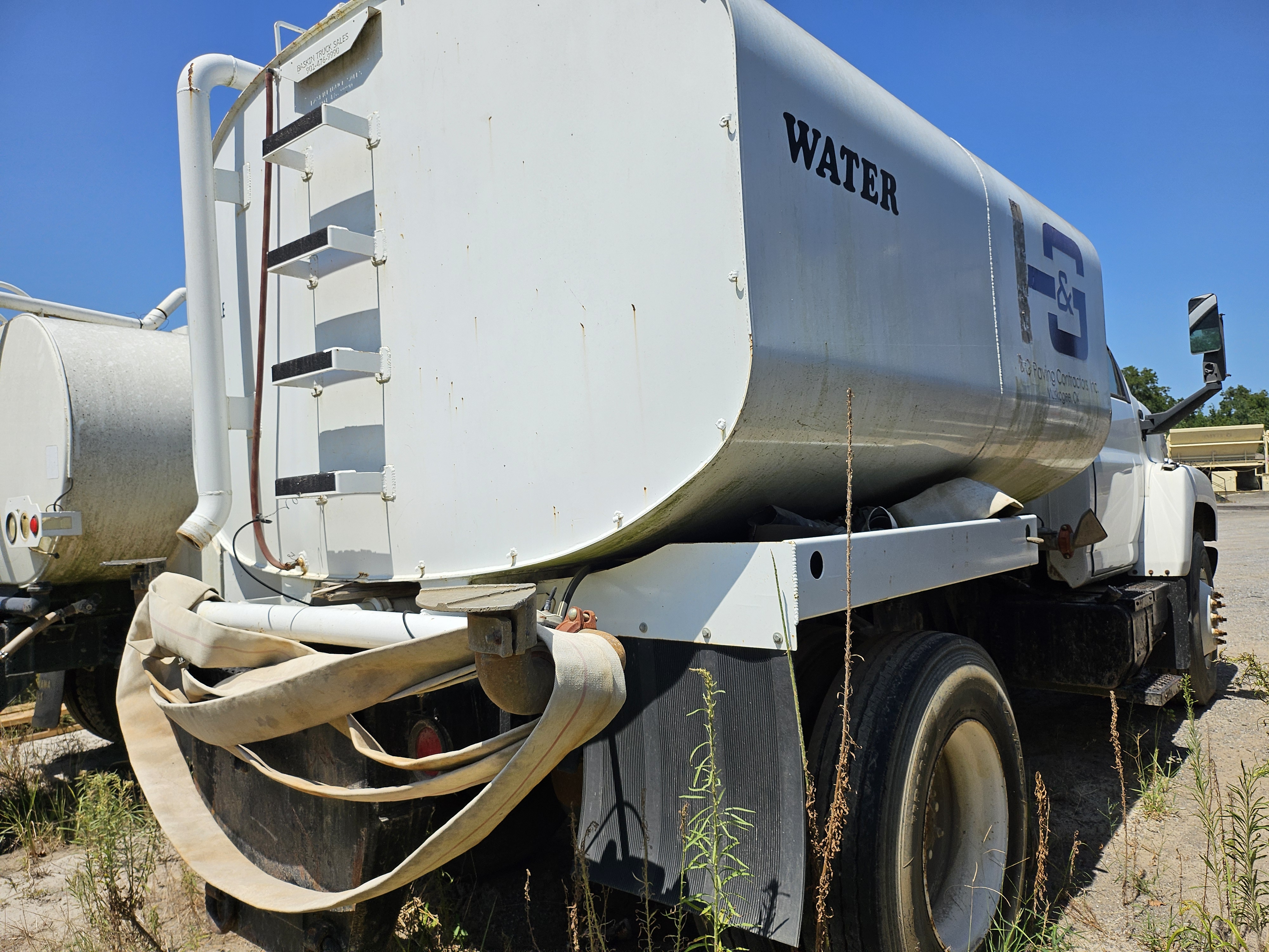 2007 GMC Topkick C6500 Water Truck - Image 16